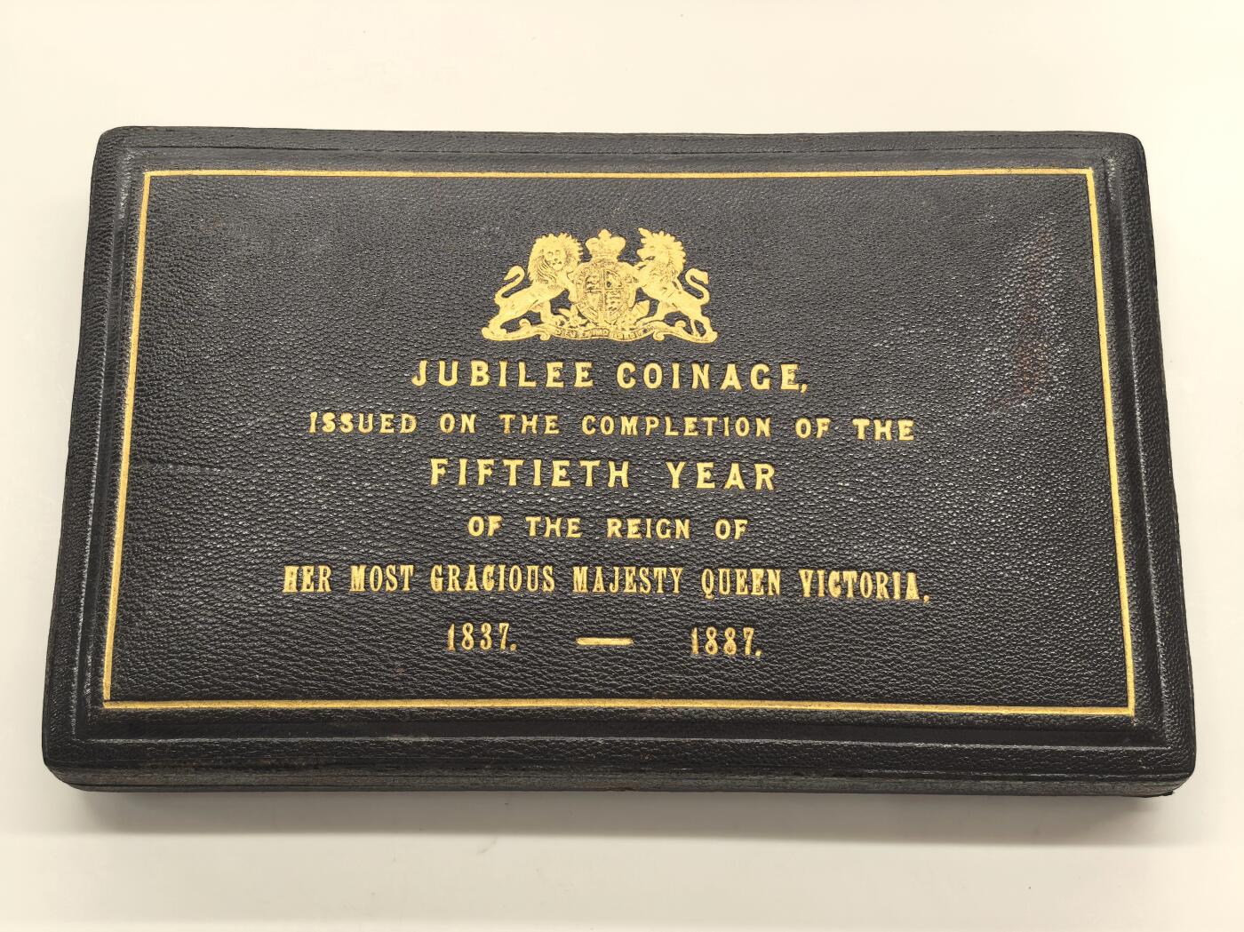 博洋堂“岁启嘉年”2026新年精品大拍专场暨第155期（全场包邮） 英国1887年维多利亚原盒金银币大全套11枚套币 一套难求