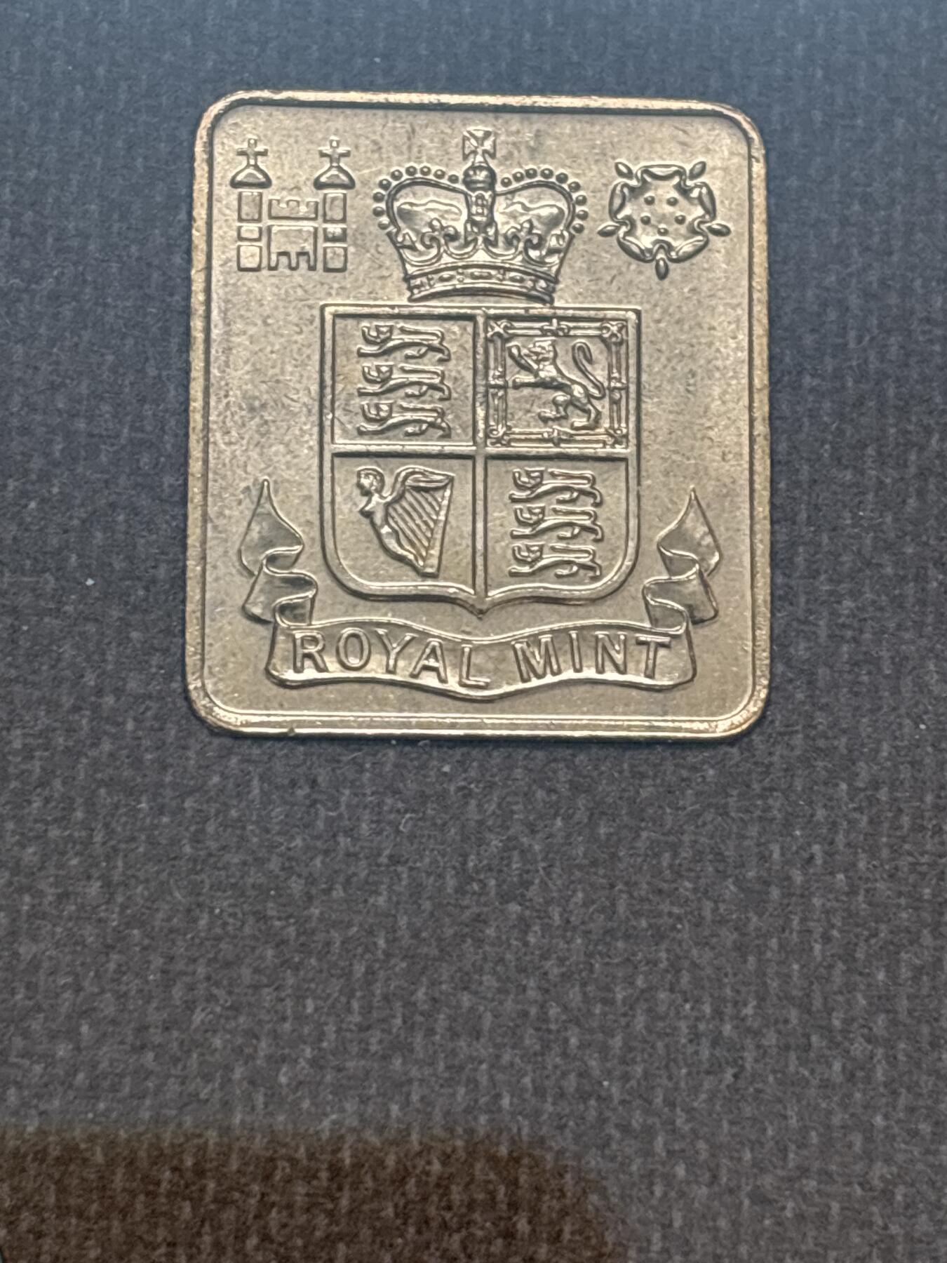 文馨钱币收藏 迎新纳福2026新年第一场（第 287 场）金银老铜币拍卖 原封原盒全新  1974 年英国 1/2 便士--50 便士精制币带铜章一套