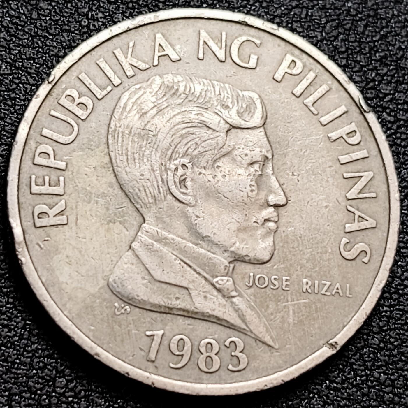 泉币菌-第160场-新年第三场 精品福利场 公牛 菲律宾1比索硬币 直径29MM 1983年