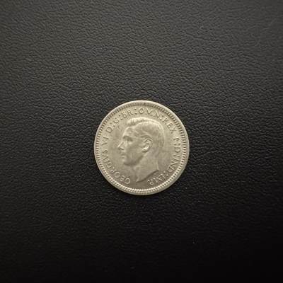 【铜匠收藏】★第135加场★客户代拍 银币场。不寄存，150包邮。不满150元，支付5元运费。《接受代拍 代送NGC评级》 - 英属澳大利亚1943年乔六3便士银币 1.4g 90%银