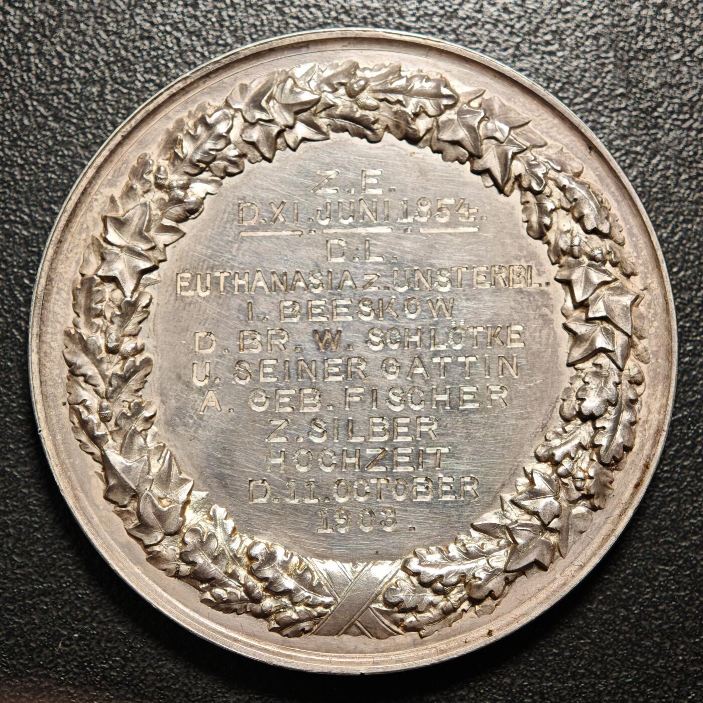 【德藏】世界币章拍卖第160期 1903年 德国普鲁士国王威廉一世和萨克森·魏玛·艾森纳赫公主奥古斯塔结婚纪念大银章 浮雕感极强 直径约：50.9mm；重约：60.4g