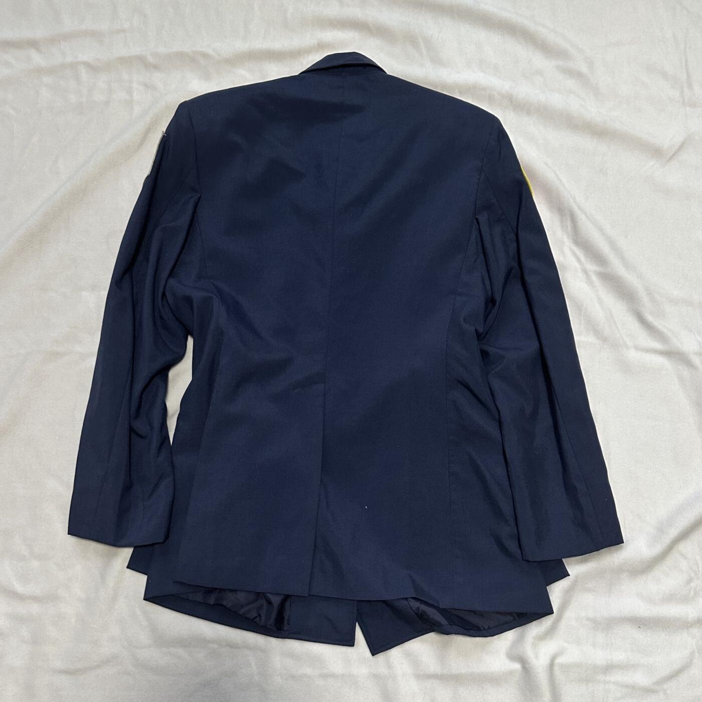 【第肆場】近代勋奖章徽章服饰杂项专场 民国时期 空军藏青色忠勇臂章常礼服