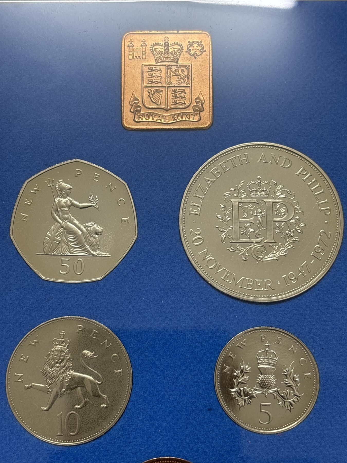 文馨钱币收藏 迎新纳福2026新年第一场（第 287 场）金银老铜币拍卖 原封原盒全新  1972 年英国精制币带铜章一套