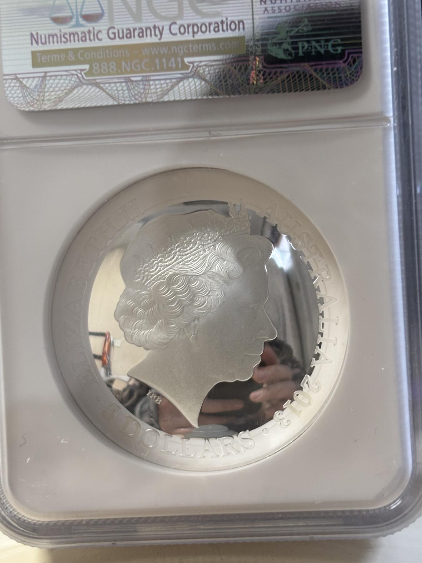 第186期拍卖 澳大利亚2013年南天星空系列2孔雀座凹凸纪念1盎司彩色银币NGC-PF69，999银，发行10000枚