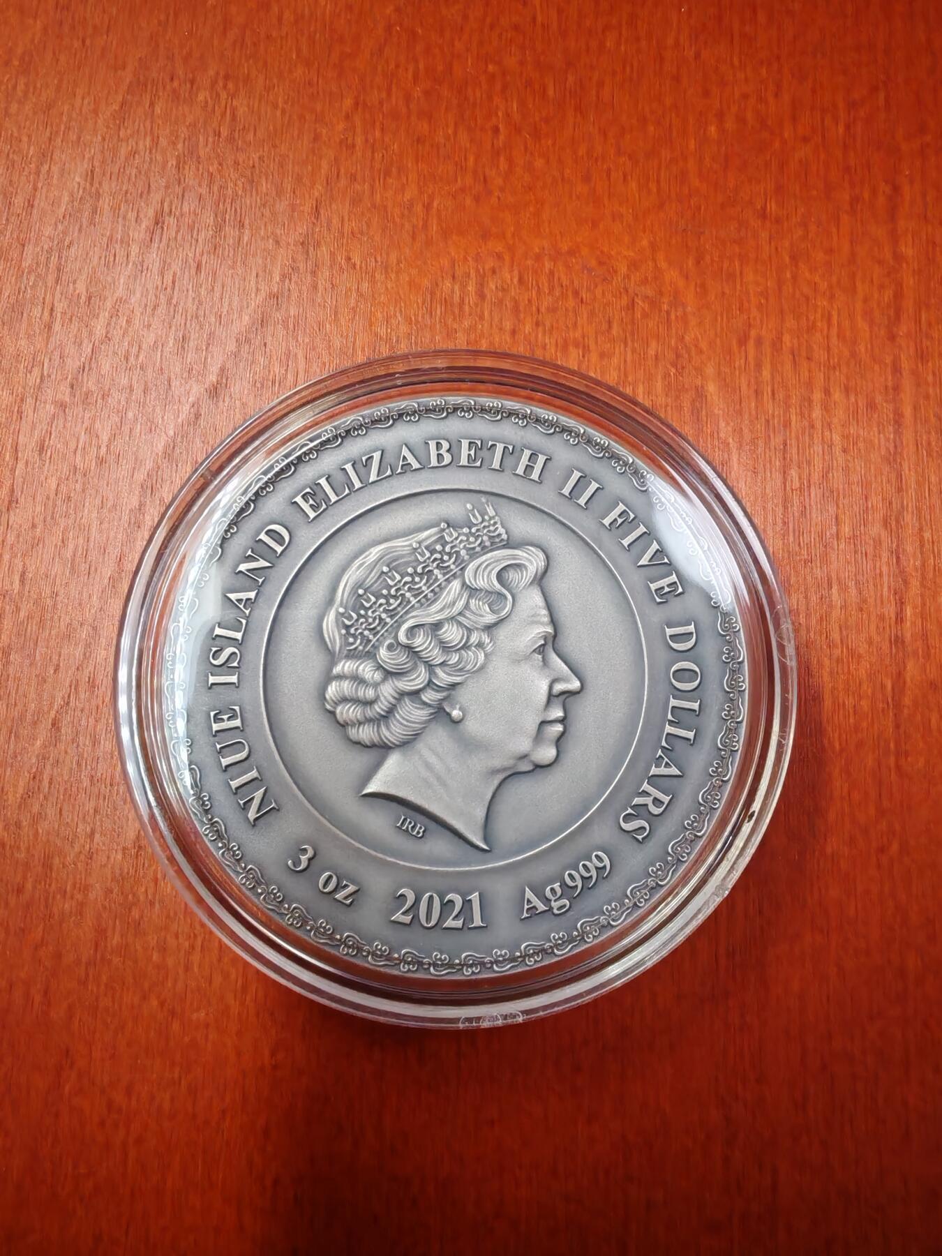 长老汇蛇年精选第九十一场拍卖 2021纽埃世界太阳神系列之日本天照神5元仿古部分镀金镶嵌琥珀银币，3盎司999，盒证全，500枚，该系列目前这枚最贵