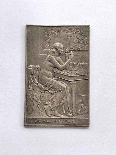 博洋堂“岁启嘉年”2026新年精品大拍专场暨第155期（全场包邮） - 1900年国际钱币学大会纪念银章，作者dupuis，超级经典新艺术章牌，品相上佳，边铭Argent+丰饶角，60.5 x 39 毫米，48克。稀少品种