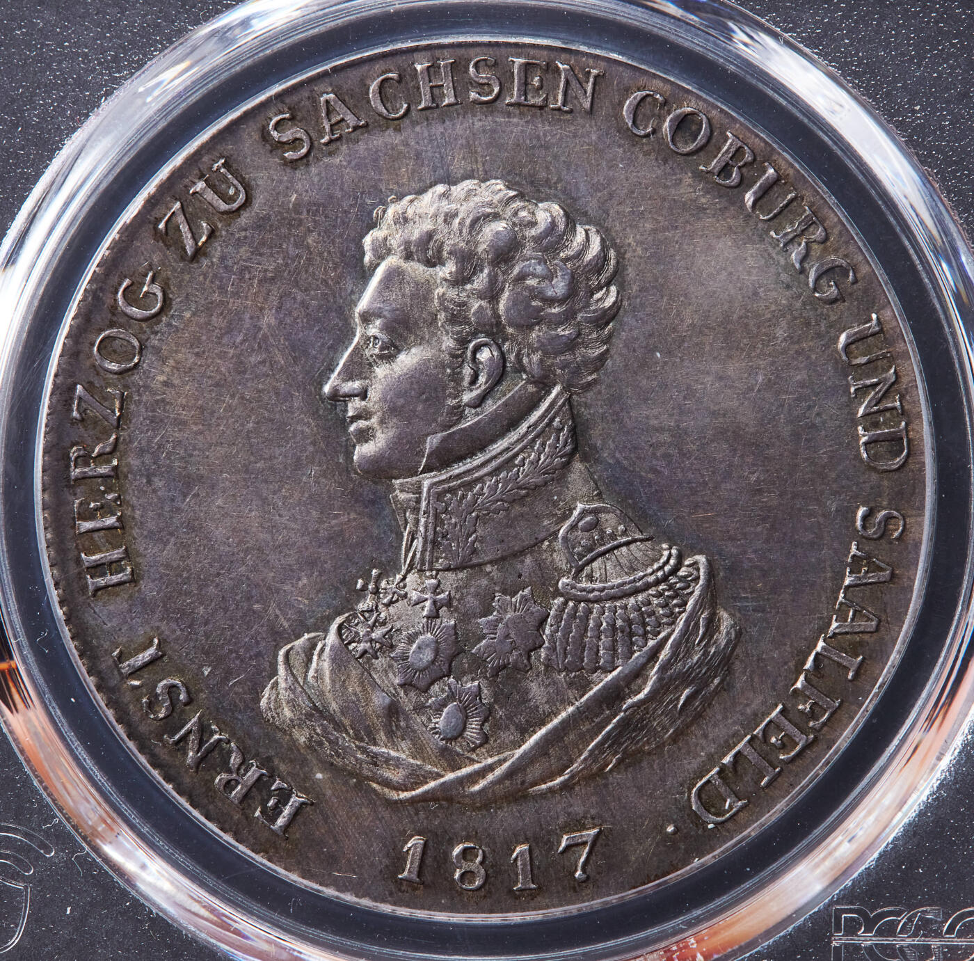 【俄甄集藏】2026年(046)01-07 星期三 晚 19:30 全场包邮 德国-萨克森-科堡-萨尔菲尔德1817年恩斯特一世1泰勒大银币，PCGS MS61，原味酱彩老包浆，类精制底板，名誉品种