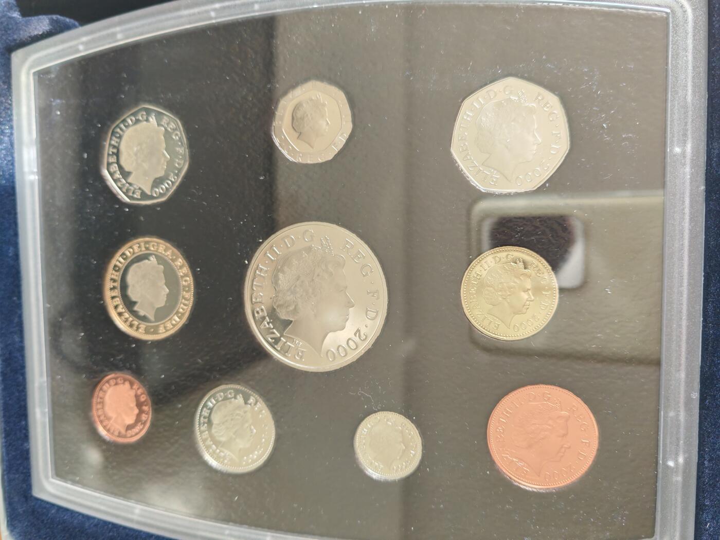 长老汇蛇年精选第九十一场拍卖 2000英国10枚精制币豪华装，盒证全，含千禧年5英镑