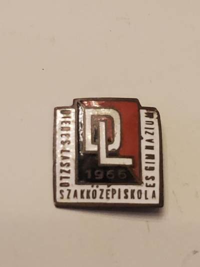 韵星假日拍卖第三十五期 -- Rimey Holidays Auction 34 - 匈牙利人民共和国DIENES LÁSZLÓ学校1966共产主义时期校徽 热珐琅