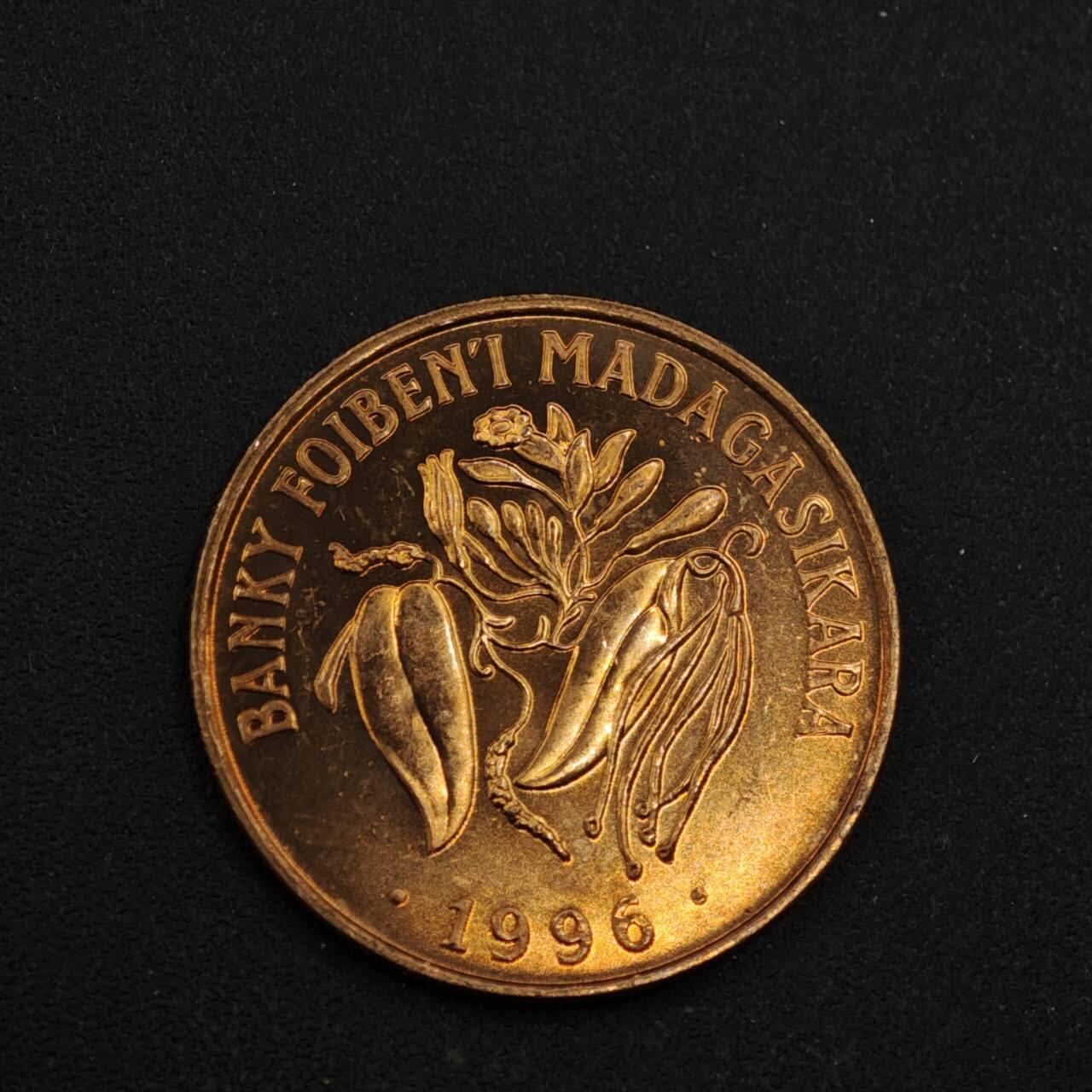 【淘币小摊】限时拍第八百三十九拍  散币银币场  满百包邮可预留两周  周一统一发货  马达加斯加1996年10法郎