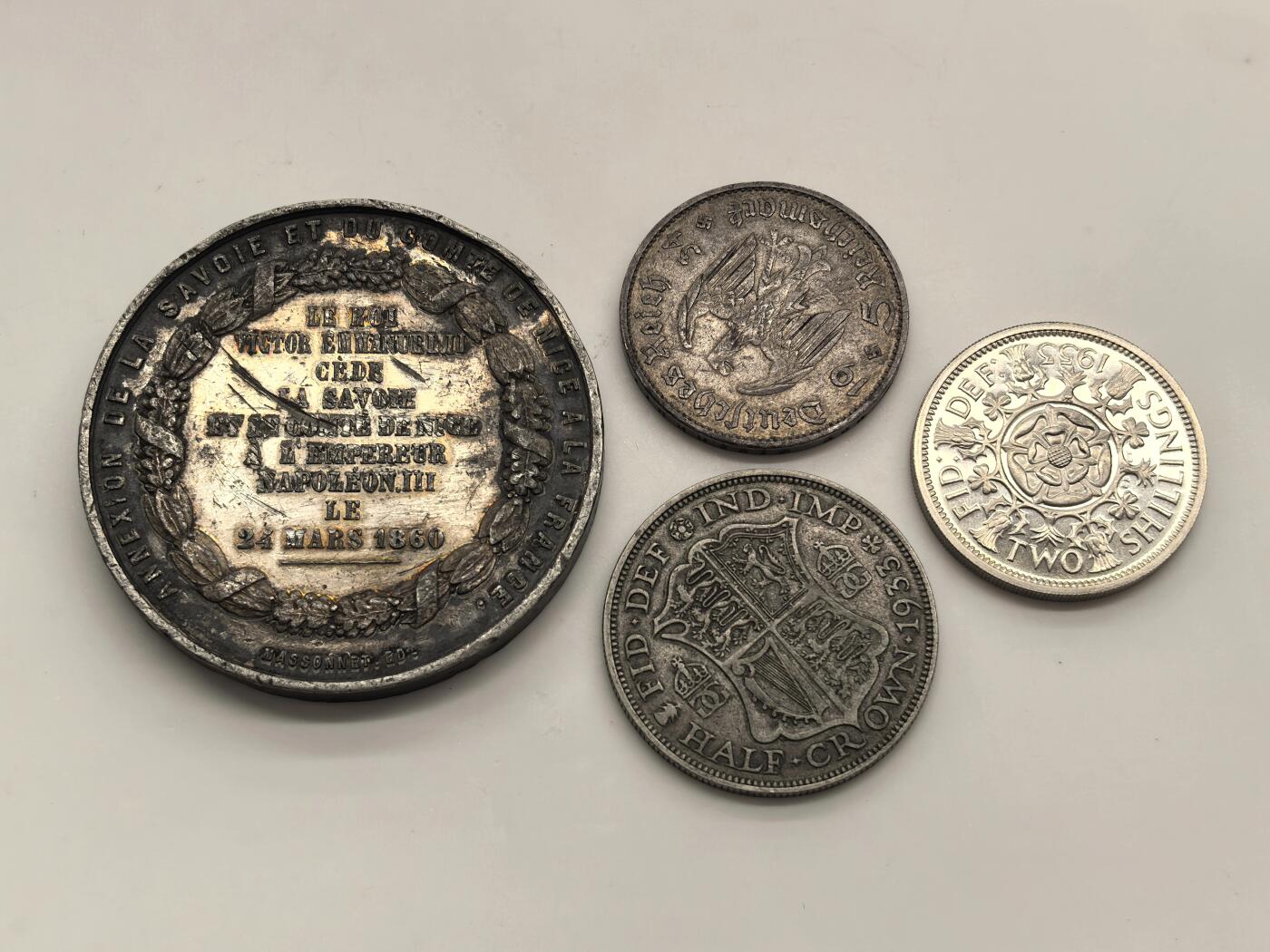 博洋堂“岁启嘉年”2026新年精品大拍专场暨第155期（全场包邮） 银币及章一组，其中章50mm、56g，未见边铭