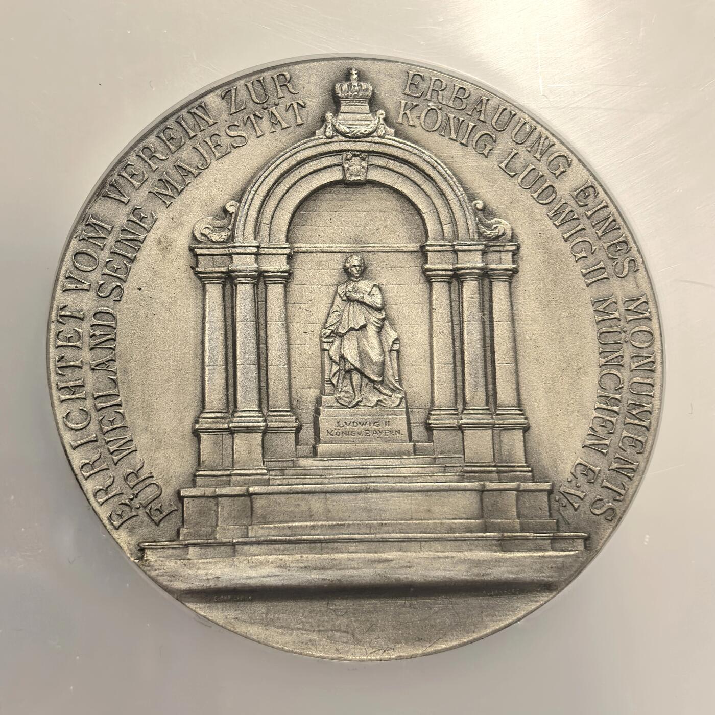 博洋堂“岁启嘉年”2026新年精品大拍专场暨第155期（全场包邮） NGC MS65MATTE 唯一冠军分 1910年德国巴伐利亚慕尼黑路德维希二世纪念碑揭幕纪念章，超大尺寸，NGC加大盒视觉效果非常震撼，LAUER代表作之一，麦稀奇首见