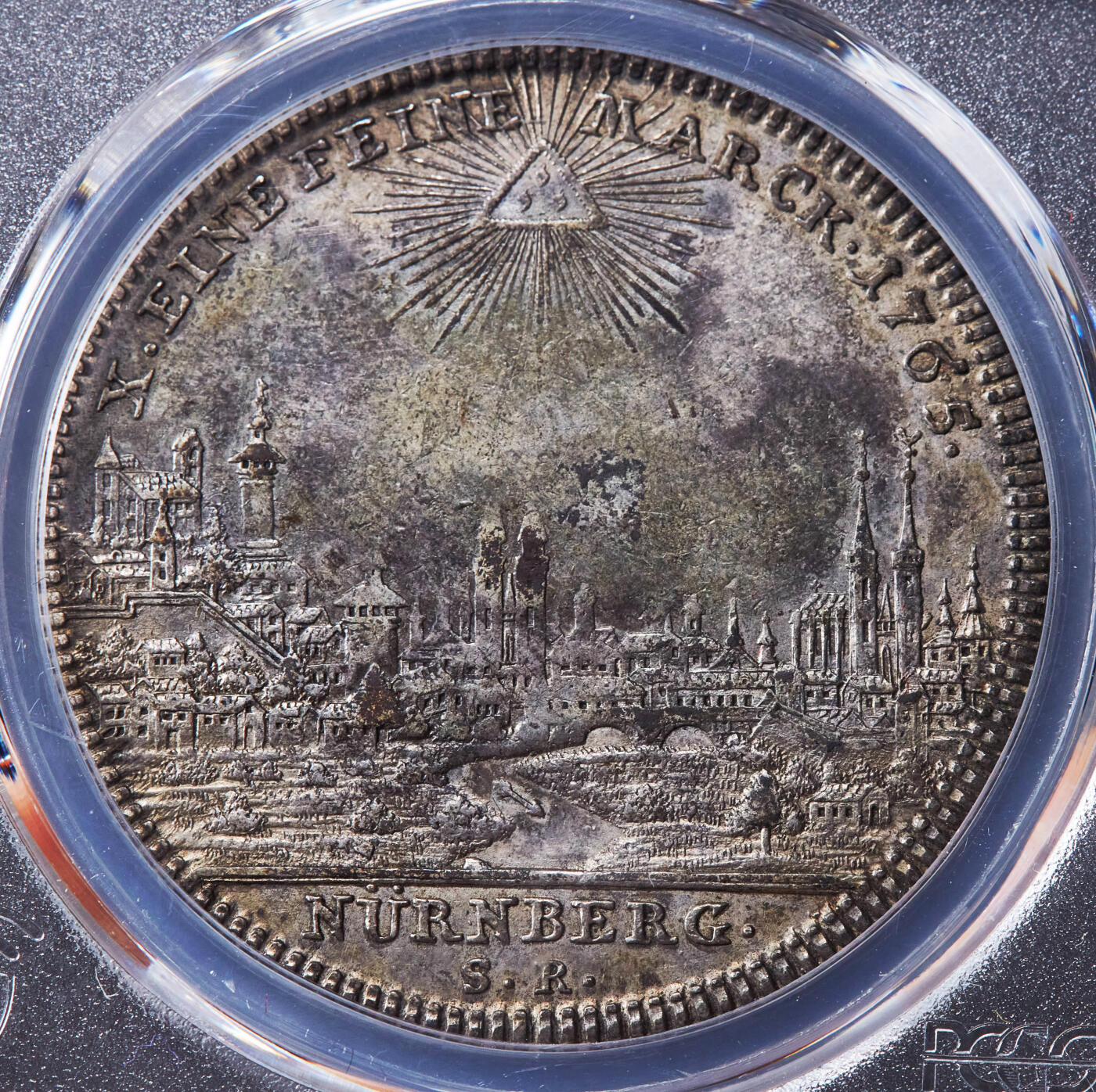 【俄甄集藏】2026年(046)01-07 星期三 晚 19:30 全场包邮 神圣罗马帝国-德国纽伦堡1765年约瑟夫二世SR版城市景观1泰勒大银币，PCGS XF40，原味黄油彩包浆，经典品种