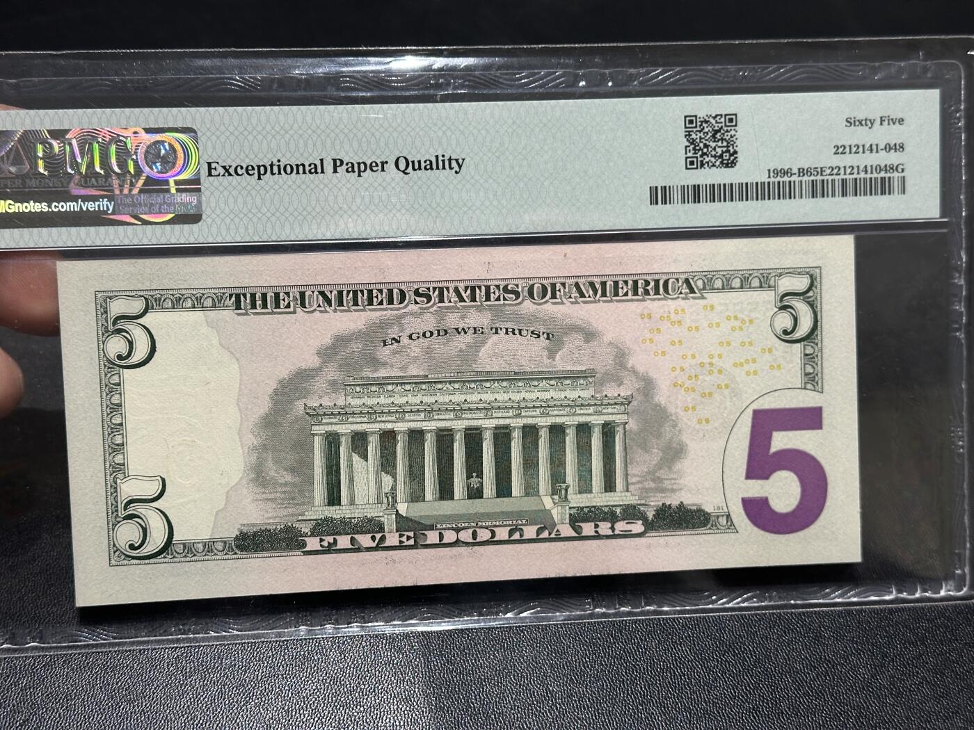 🎉🎉🎉《外钞收藏家》第六百期（年度庆典场）（本平台长期征集拍品、欢迎藏友们联系合作）❤️❤️❤️ 22013年美国彩版5美元 人二 2和5组合靓号 PMG65