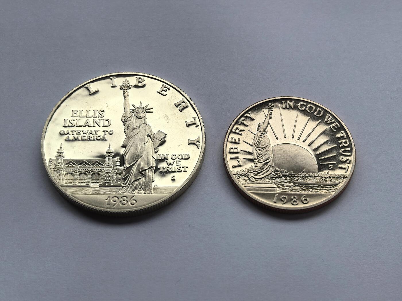 博洋堂“岁启嘉年”2026新年精品大拍专场暨第155期（全场包邮） 美国1986年自由女神像建立100周年精制纪念银镍2枚全套，原盒原装