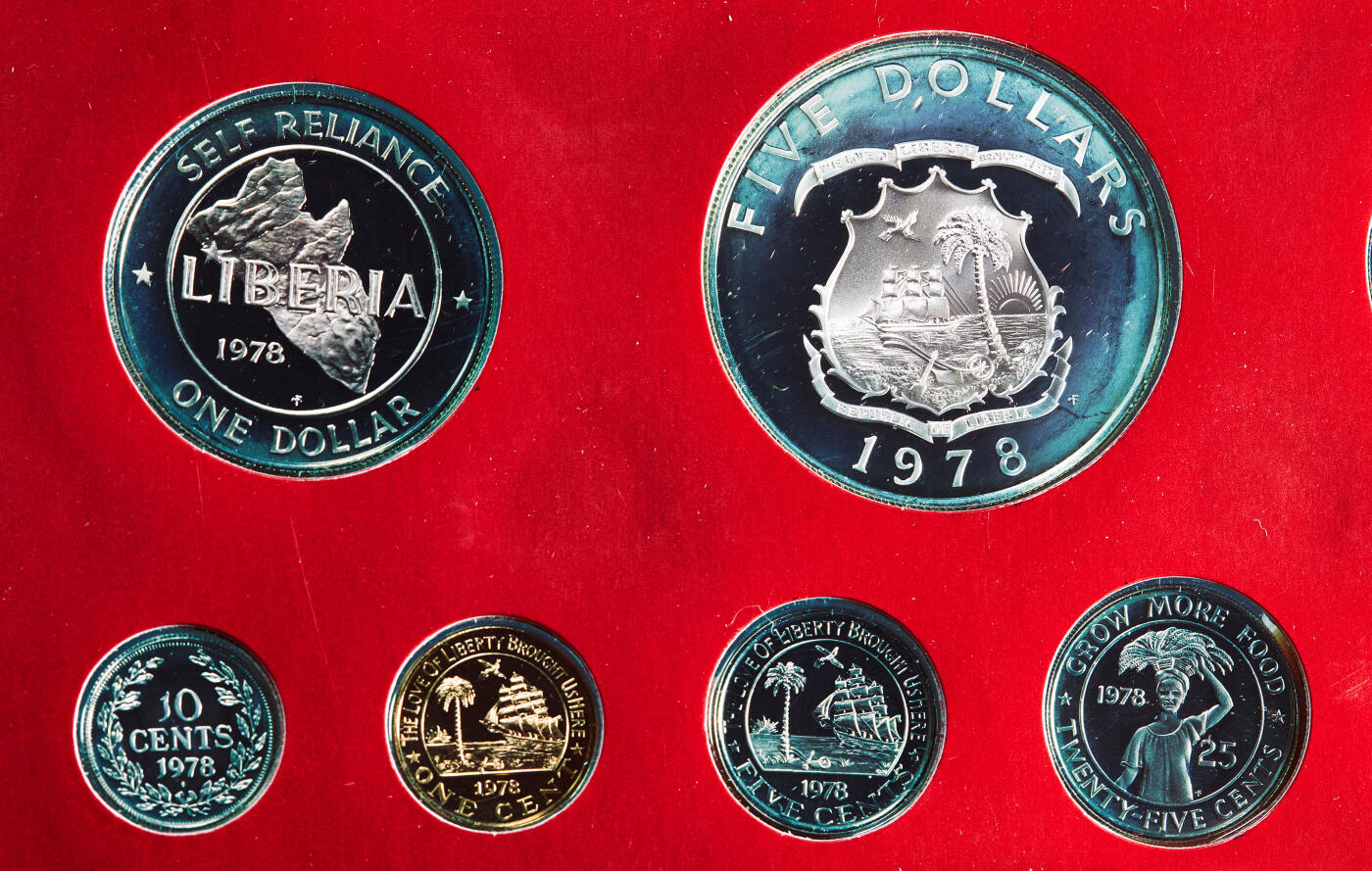 【俄甄集藏】2026年(046)01-07 星期三 晚 19:30 全场包邮 利比里亚1978年FAO世界粮农组织1分-5元精制纪念币8枚全套，原盒证，其中5元大象为银币，重34.1克，90%银，富兰克林造币厂出品，银币有氧化