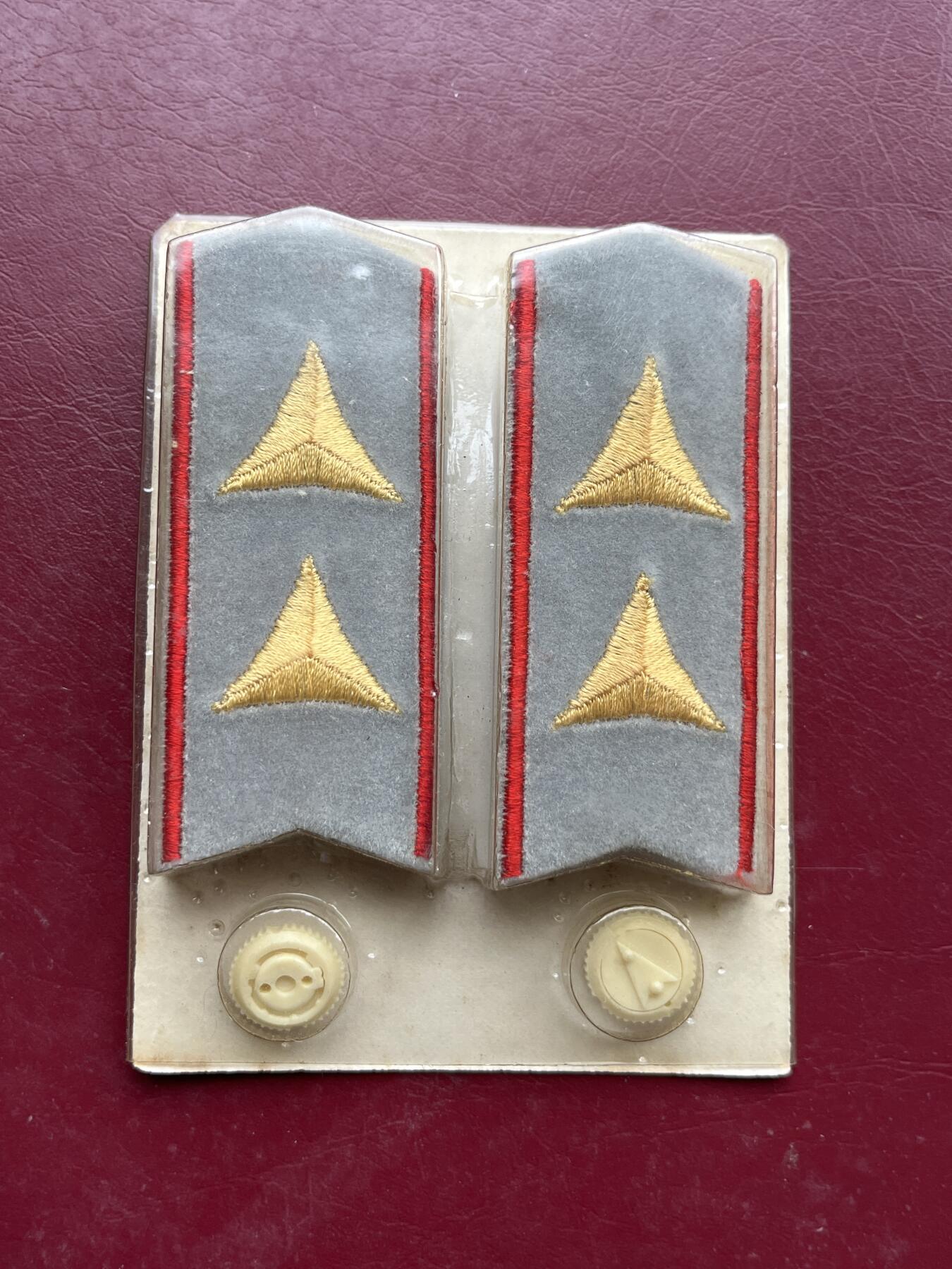 八九十年代朝鲜刺绣丝织章专场拍卖 朝鲜社会主义国家苏式原始状态丝织章7