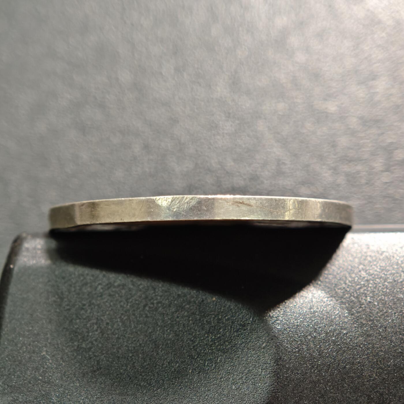 【德藏】世界币章拍卖第160期 1933年 德国德国民族社会主义工人党党首锁链鹰银章 磨砂质感 边缘磨损 直径约：36.1mm；重约：21.7g（原图请联系客服）