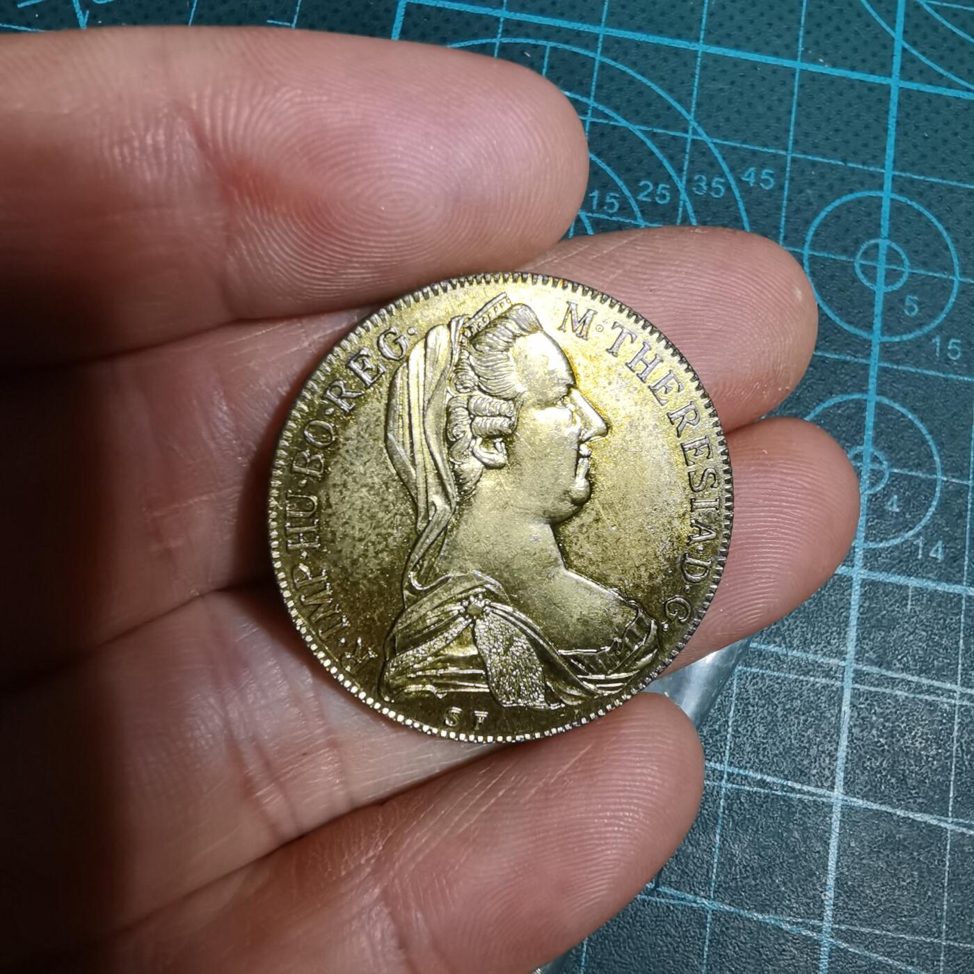 沼泽如烟--第950场 1968年代币？会员章？