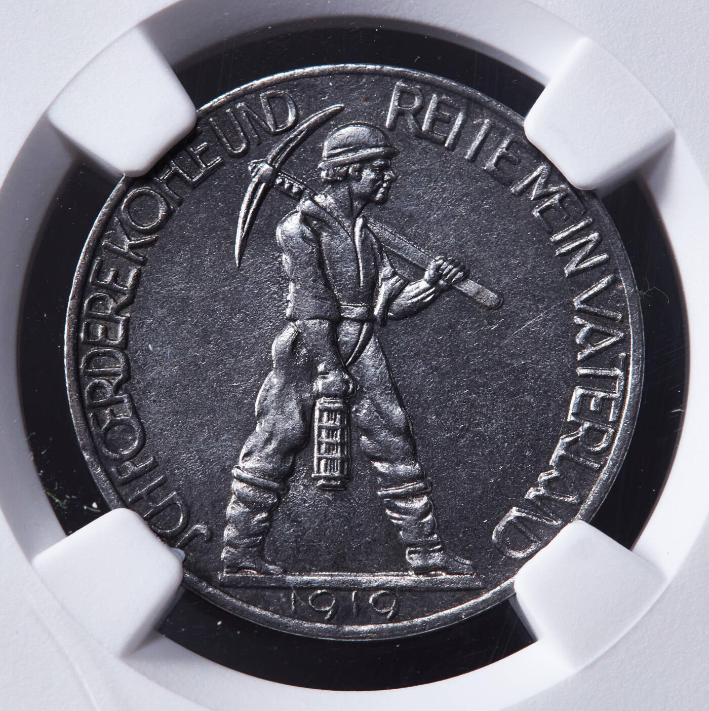 【俄甄集藏】2026年(046)01-07 星期三 晚 19:30 全场包邮 德国1919年战后紧急时期迪伦市25芬尼矿工铁币，NGC MS62，经典品种，MS难得