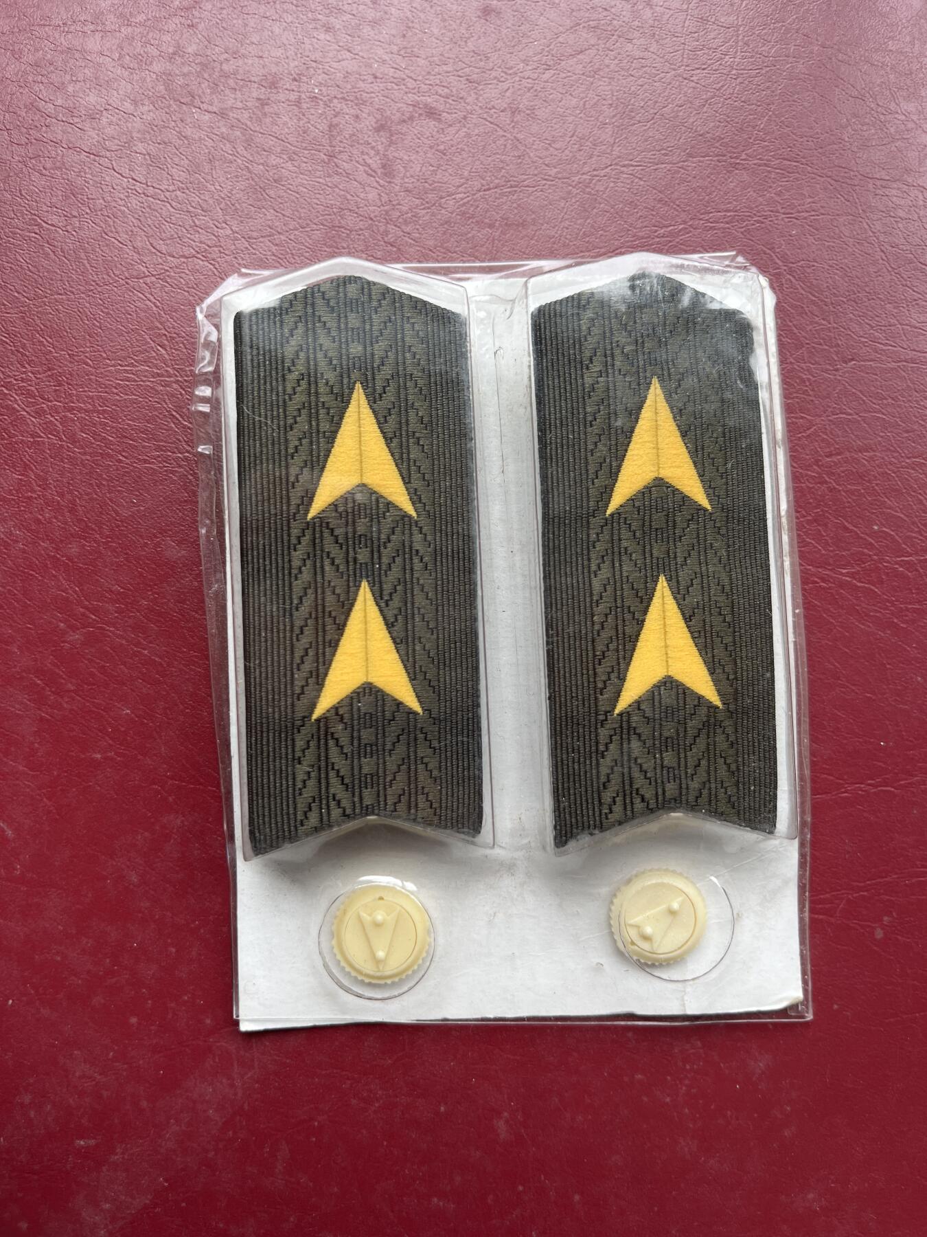 八九十年代朝鲜刺绣丝织章专场拍卖 九十年代朝鲜社会主义国家苏式原始状态丝织章3