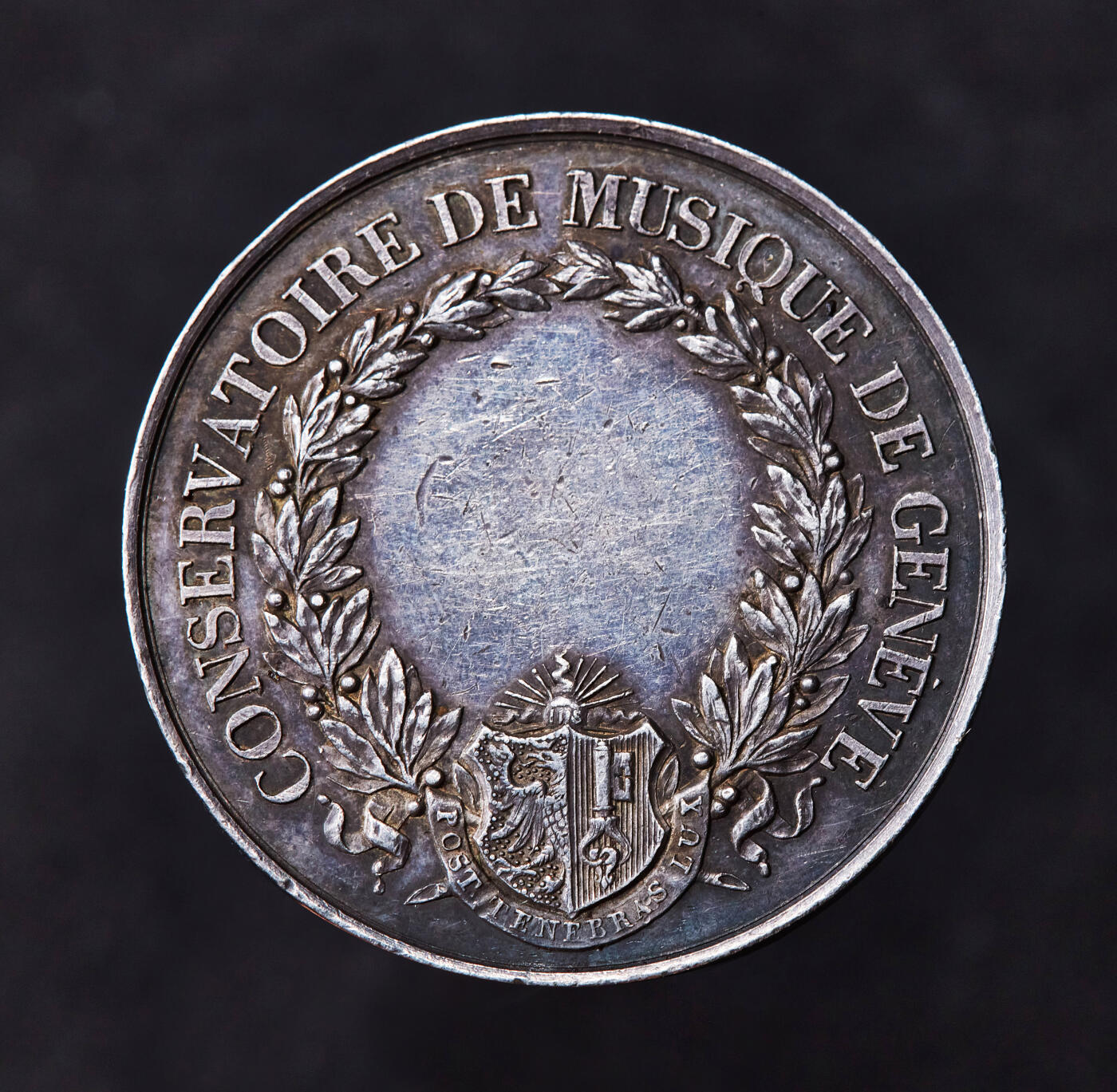 【俄甄集藏】2026年(046)01-07 星期三 晚 19:30 全场包邮 瑞士19世纪日内瓦音乐学院表彰音乐成就银质奖章，直径：41mm，重量：34.24克，原味老包浆