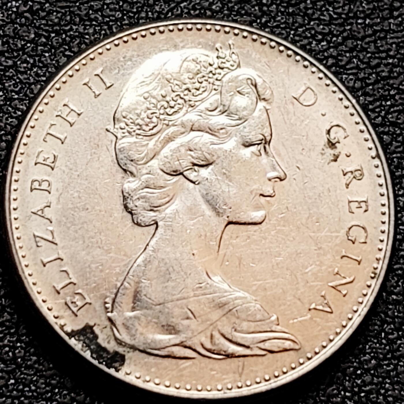 泉币菌-第160场-新年第三场 精品福利场 加拿大1969年5分铜镍硬币21.2mm青年低冠女王 海狸美洲钱币