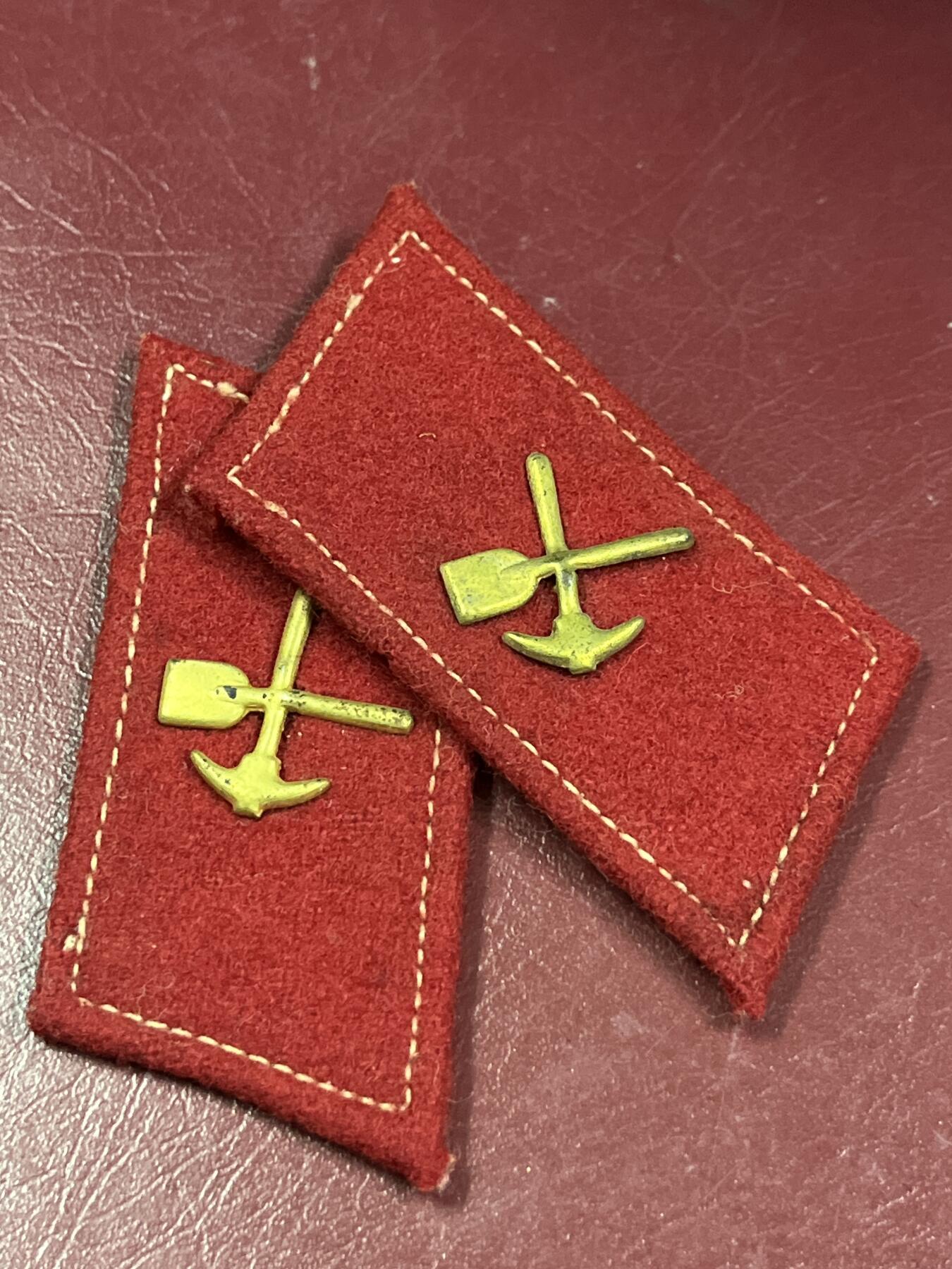 五十年代社会主义国家仿苏联徽章专场拍卖 五十年代苏联工程兵徽章（方铲）