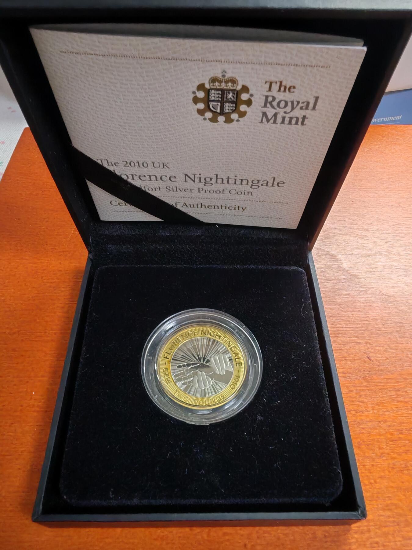 长老汇蛇年精选第九十一场拍卖 2010英国南丁格尔2英镑双色精制加厚银币，24克925银，盒证全，1200枚