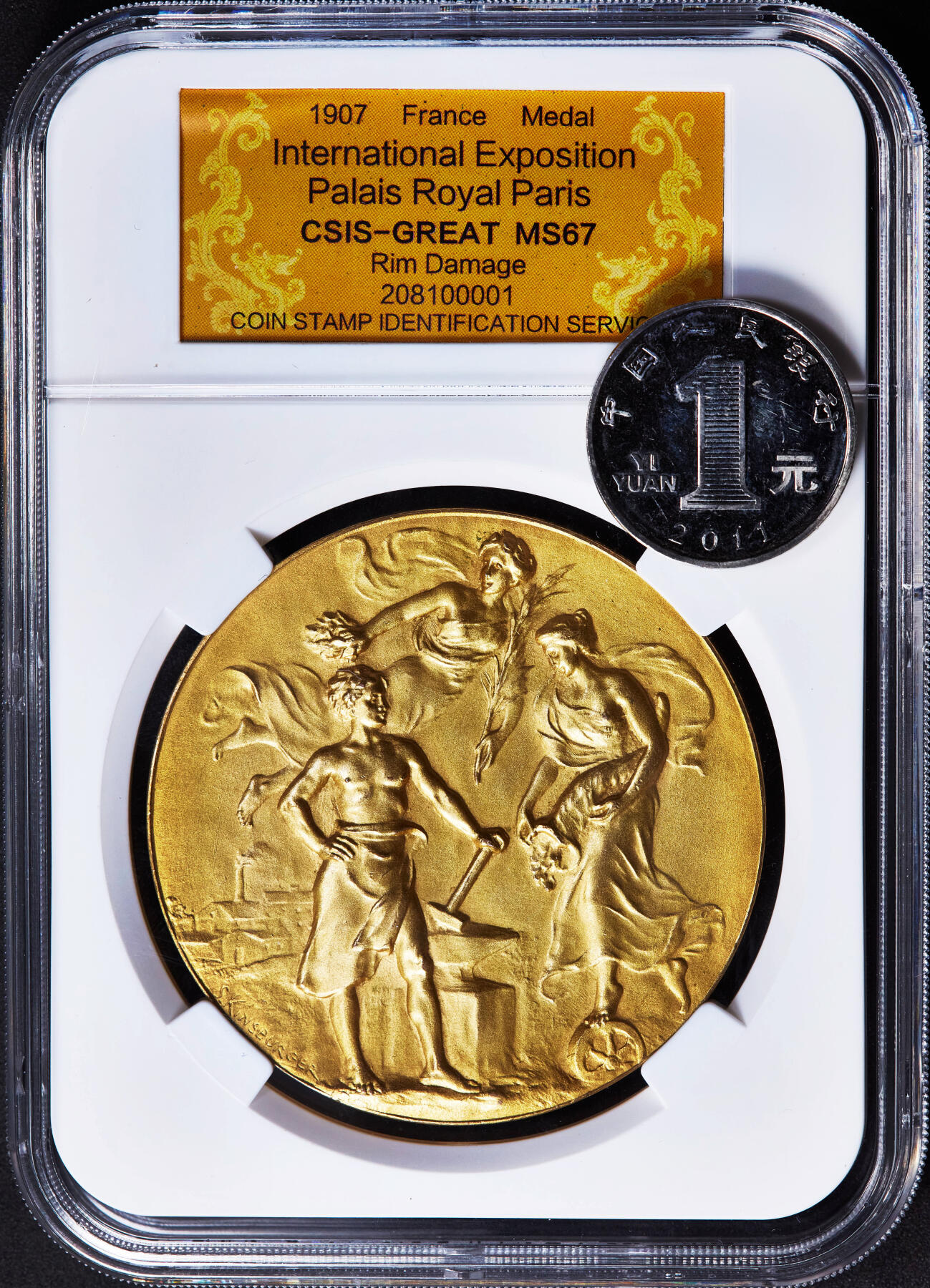 【俄甄集藏】2026年(046)01-07 星期三 晚 19:30 全场包邮 法国1907年新艺术运动时期纪念巴黎皇家宫殿国际博览会镀金大铜章，信泰 MS67，设计精美，金水足，直径：57mm