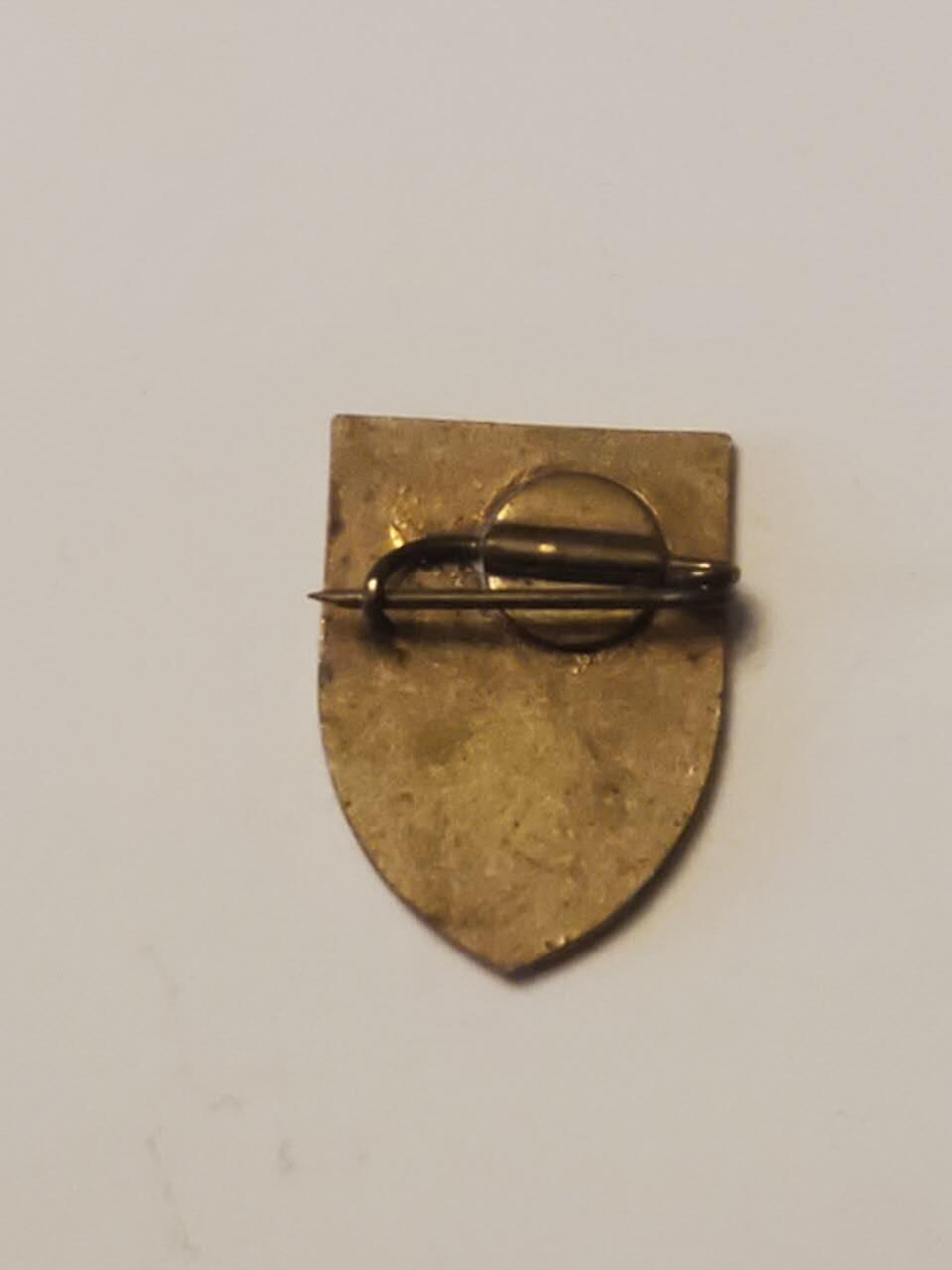 韵星假日拍卖第三十五期 -- Rimey Holidays Auction 34 匈牙利人民共和国运输业长期服务银级证章