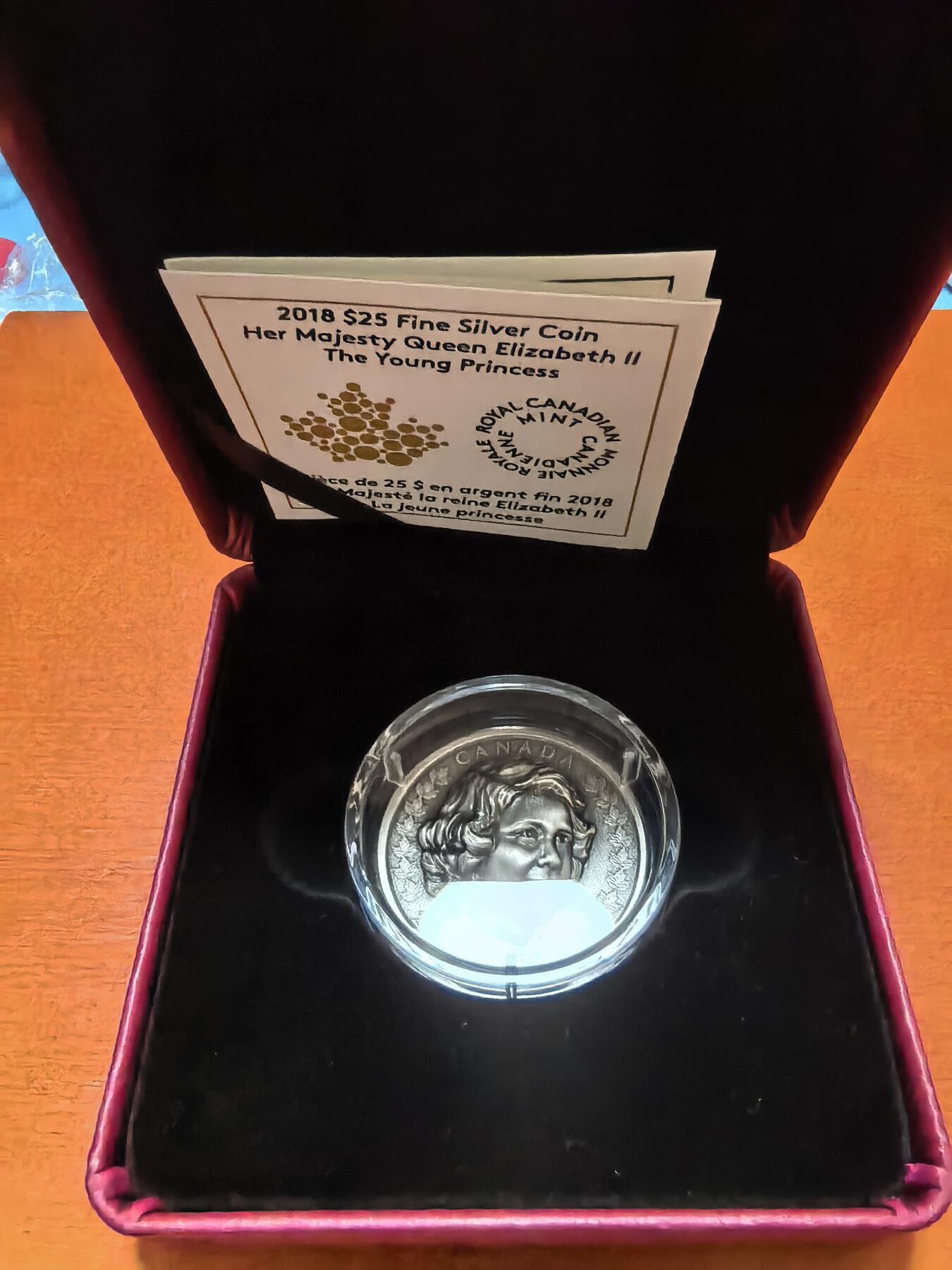 长老汇蛇年精选第九十一场拍卖 2018加拿大伊丽莎白二世25加元超高浮雕仿古银币，34克9999银，盒证全，4500枚