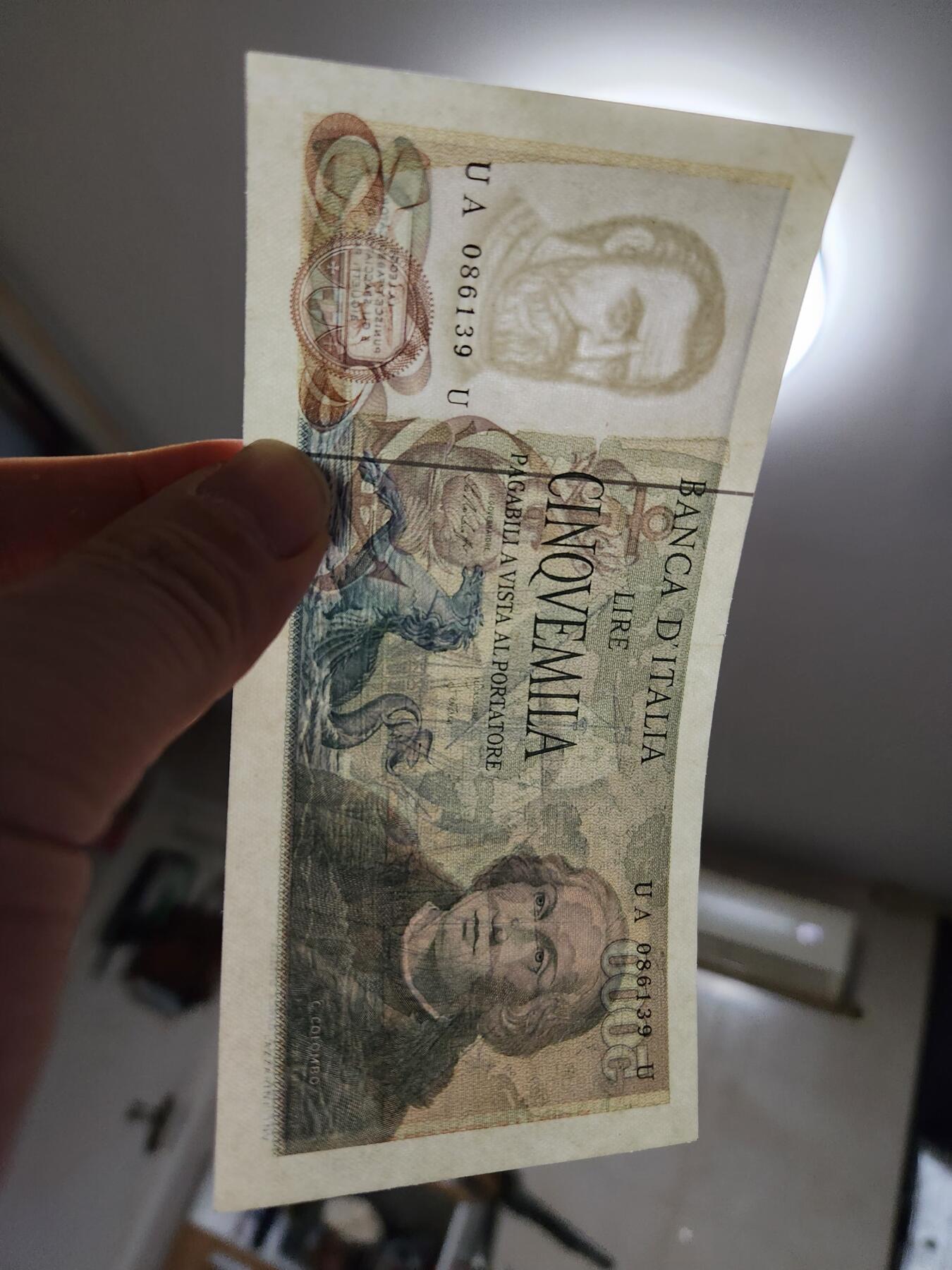 1月2号晚上8点 外国纸币自动截拍第78场 意大利5000极美品