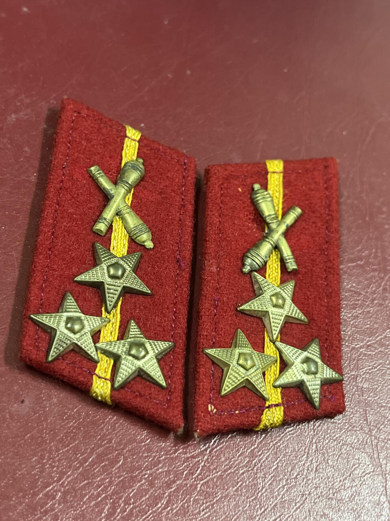 五十年代社会主义国家仿苏联徽章专场拍卖 五十年代苏联红军炮兵上士徽章