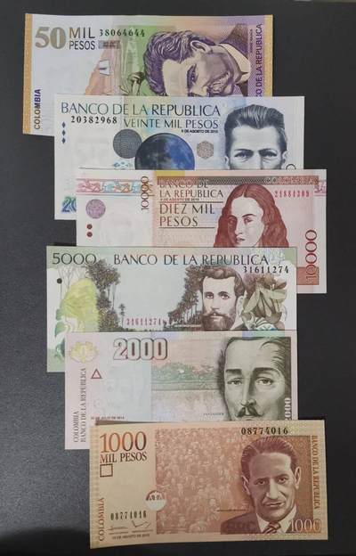 《艾美收藏》第227期-1.3周六外币黄金场-马年首拍 - 哥伦比亚全套全新UNC