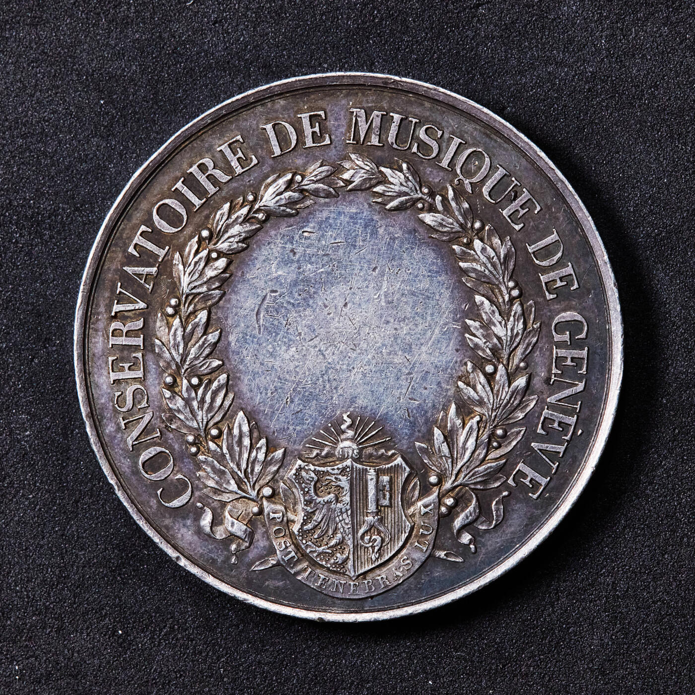 【俄甄集藏】2026年(046)01-07 星期三 晚 19:30 全场包邮 瑞士19世纪日内瓦音乐学院表彰音乐成就银质奖章，直径：41mm，重量：34.24克，原味老包浆