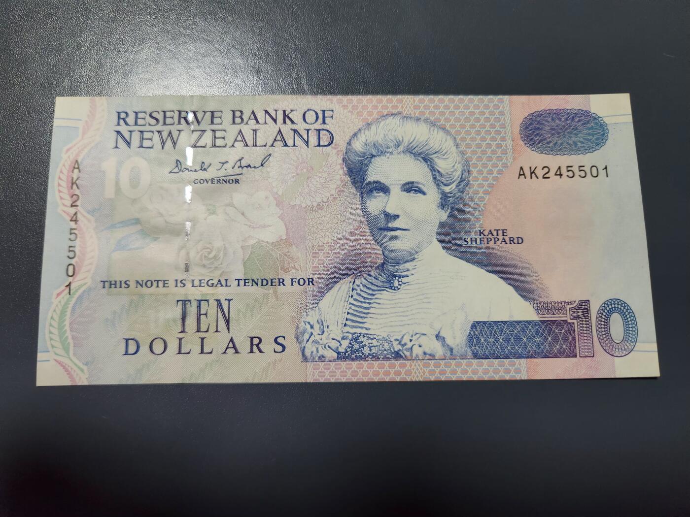 1月2号晚上8点 外国纸币自动截拍第78场 新西兰10元几乎全新