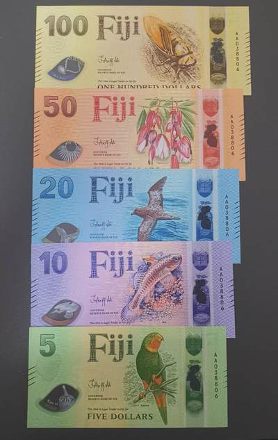 《艾美收藏》第227期-1.3周六外币黄金场-马年首拍 - 斐济2025年新版塑料钞首发AA冠5枚大全套无47全新UNC 颜值超高