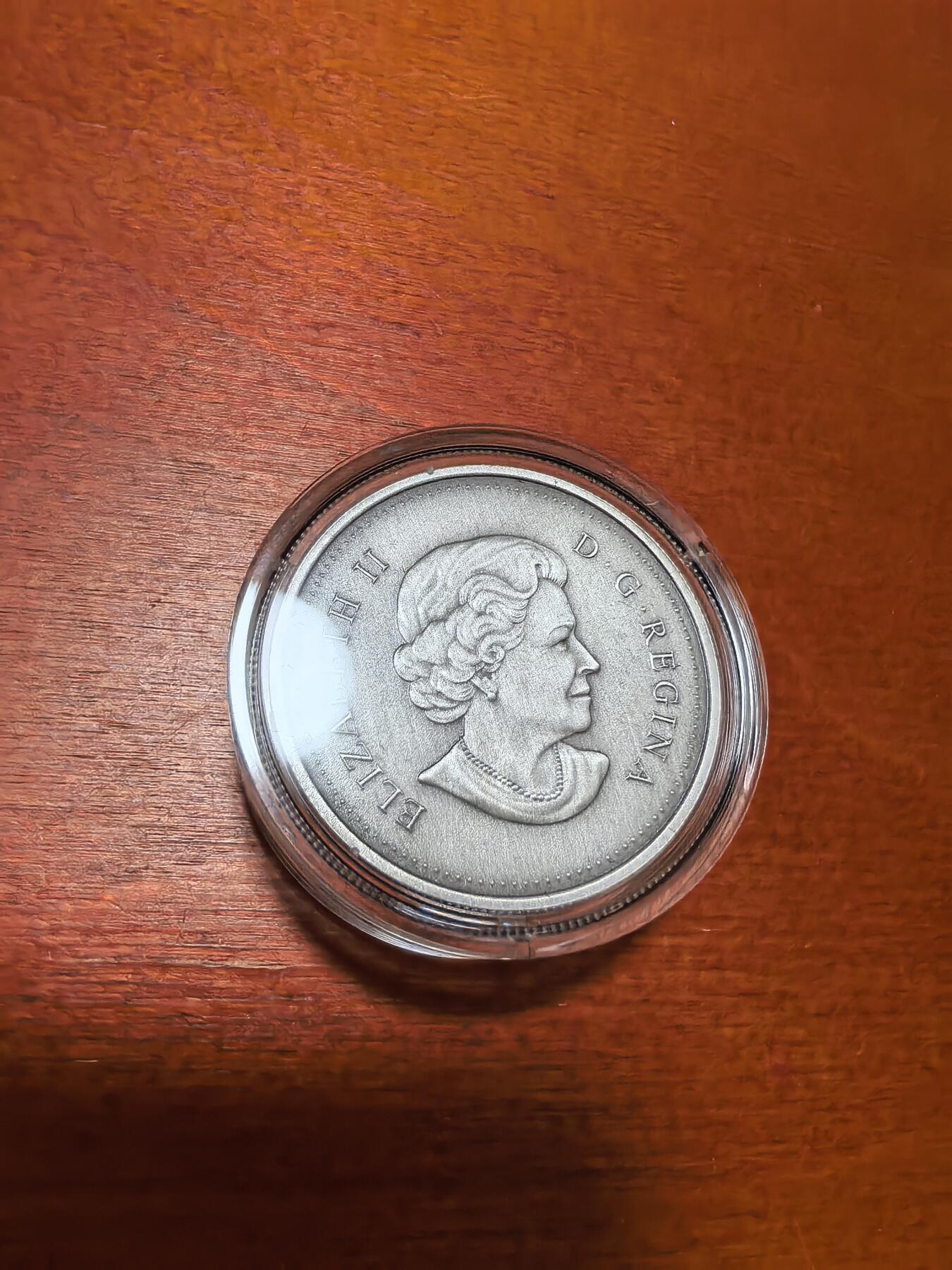 长老汇蛇年精选第九十一场拍卖 2018加拿大伊丽莎白二世25加元超高浮雕仿古银币，34克9999银，盒证全，4500枚