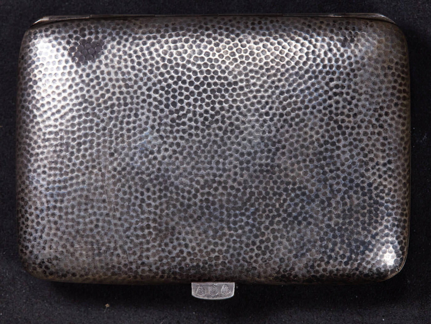 【俄甄集藏】2026年(046)01-07 星期三 晚 19:30 全场包邮 德国1909年内镀金古董银烟盒，长：85mm，宽：60mm，厚：13mm，重量：65.53克，内有铭文