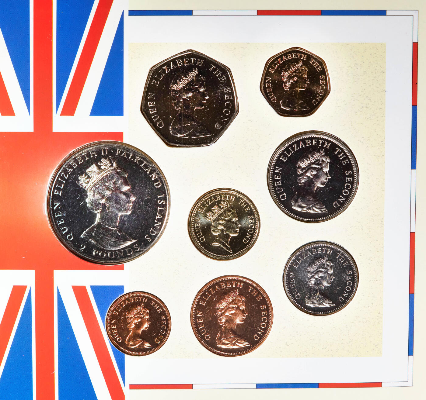 【俄甄集藏】2026年(046)01-07 星期三 晚 19:30 全场包邮 英属福克兰群岛1992年1便士-2镑册装硬币8枚全套，全新品相，稀少品种