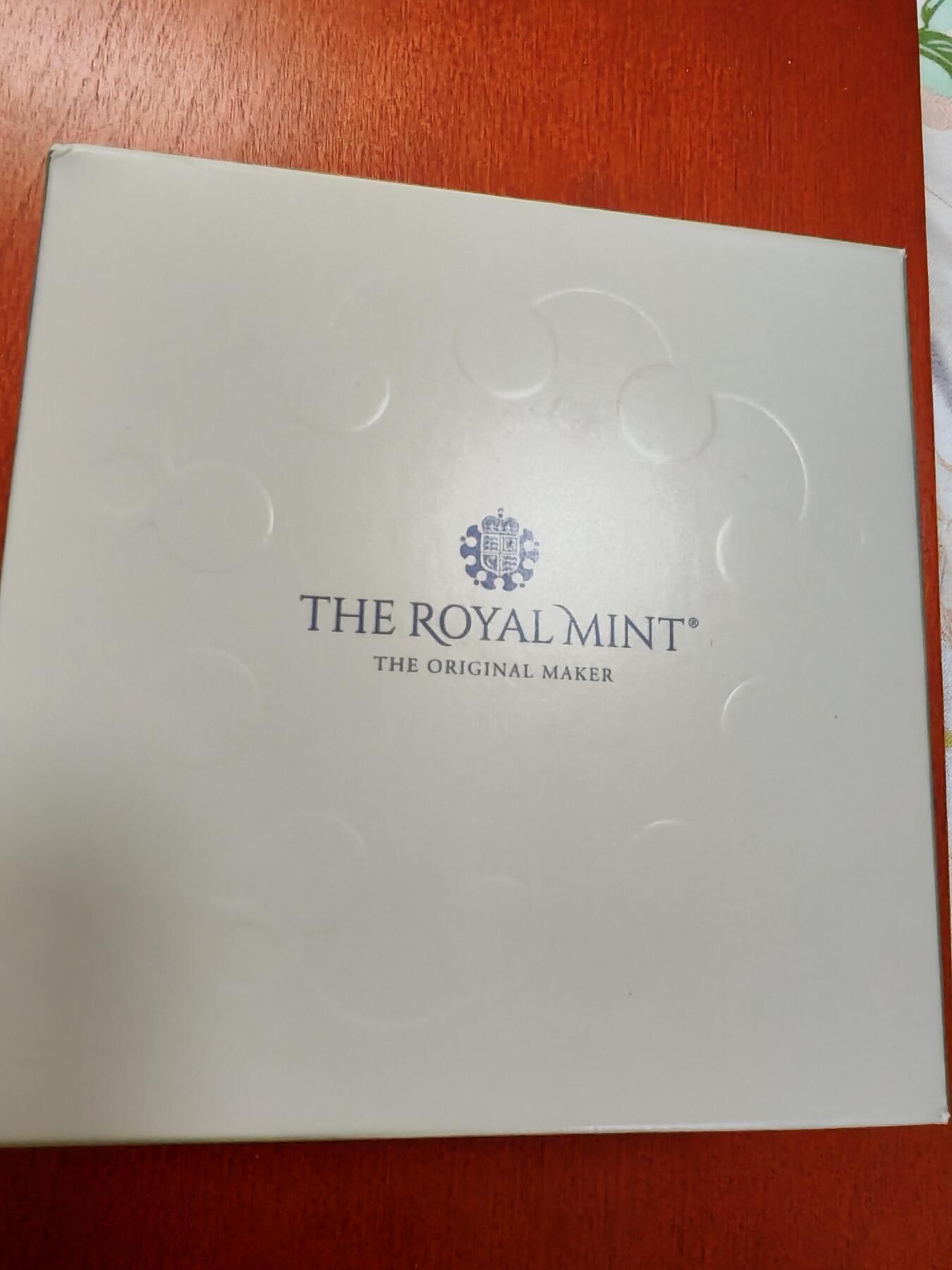 长老汇蛇年精选第九十一场拍卖 2022英国历代君主系列爱德华七世5英镑精制银币，2盎司999银，750枚，盒证全，钢琴烤漆木盒