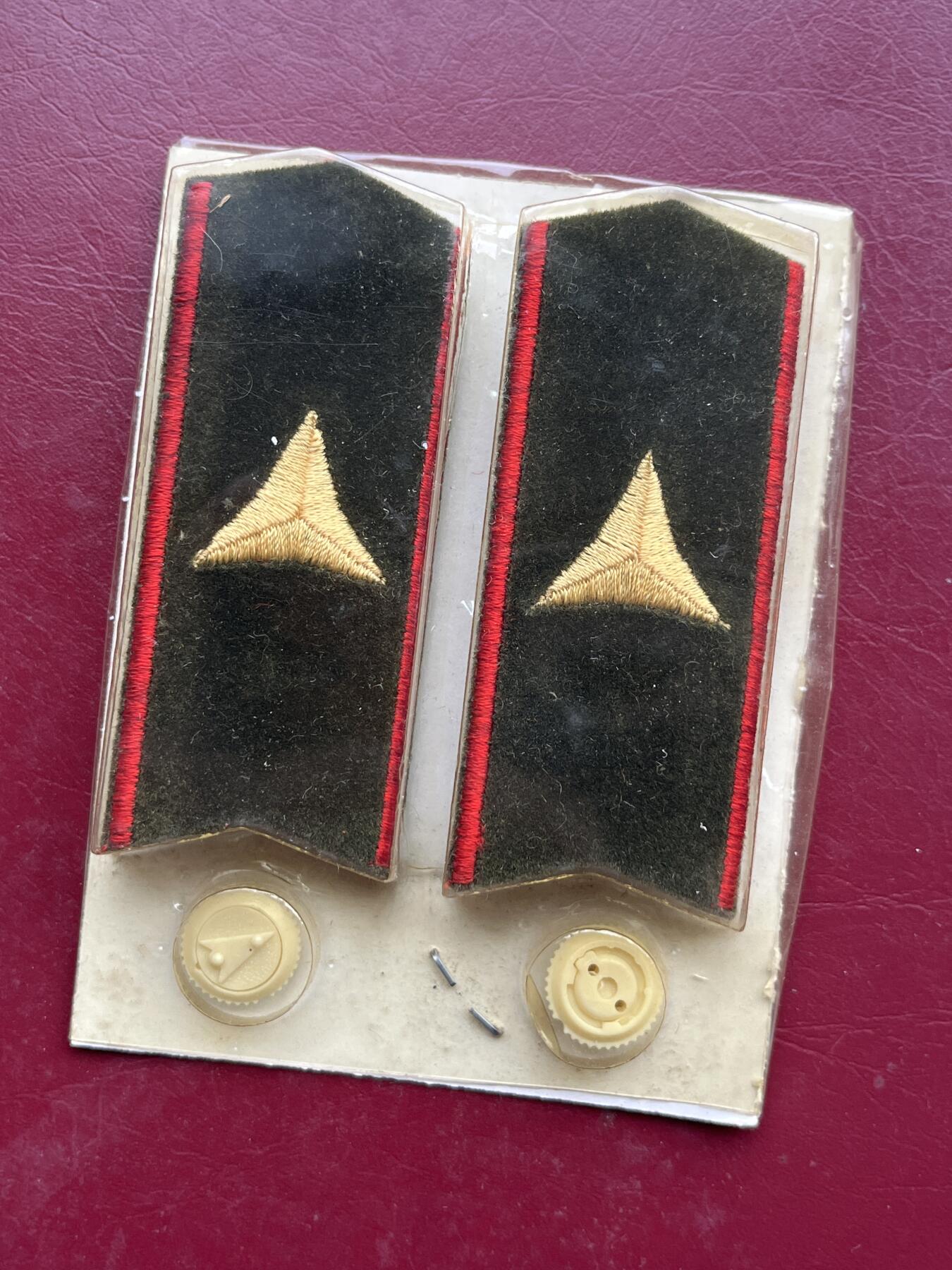 八九十年代朝鲜刺绣丝织章专场拍卖 朝鲜社会主义国家苏式原始状态丝织章8