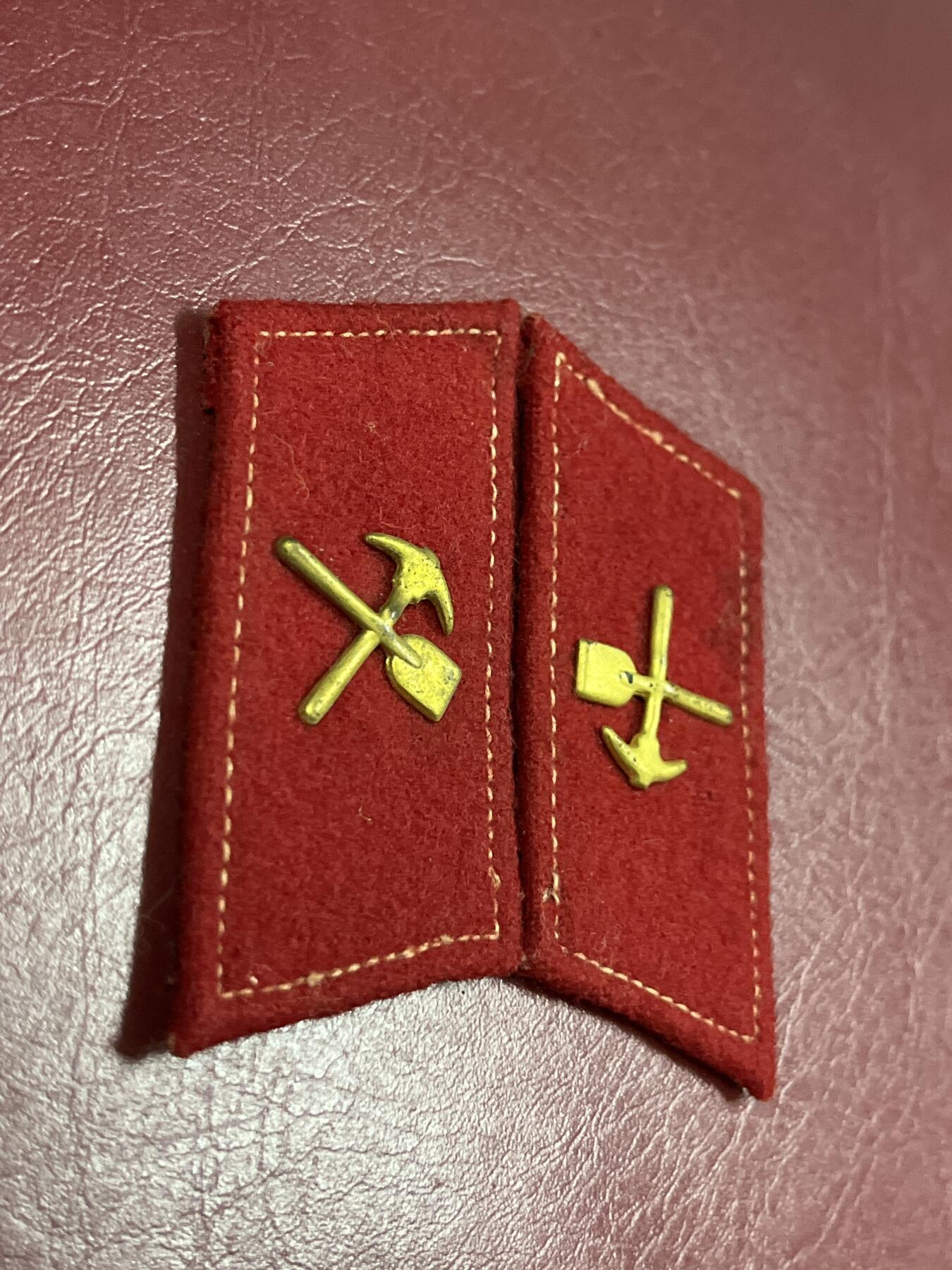 五十年代社会主义国家仿苏联徽章专场拍卖 五十年代苏联工程兵徽章（方铲）