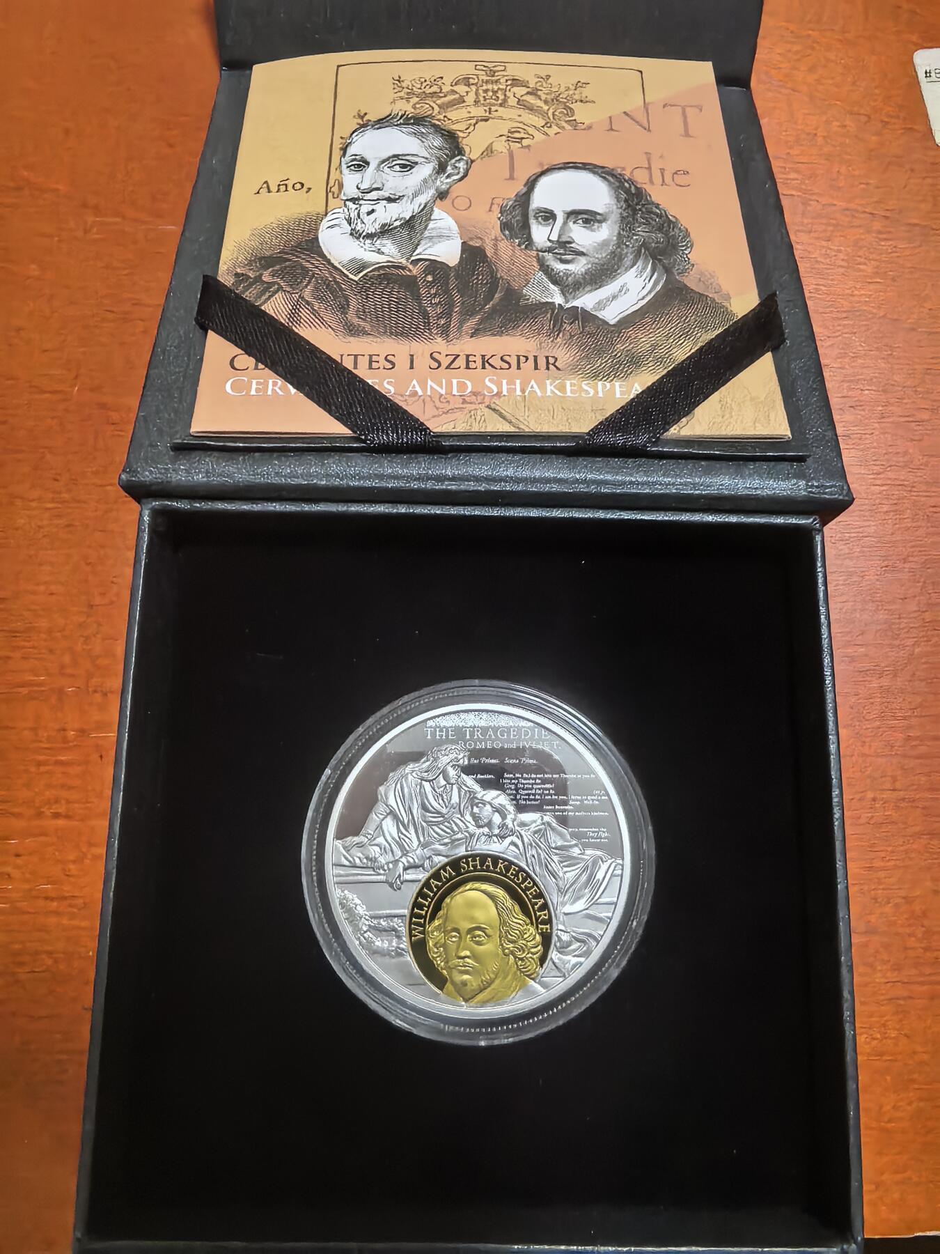 长老汇蛇年精选第九十一场拍卖 2016喀麦隆文坛双雄塞万提斯和莎士比亚500法郎镀金精制银币，17.5克999银，盒证全，999枚