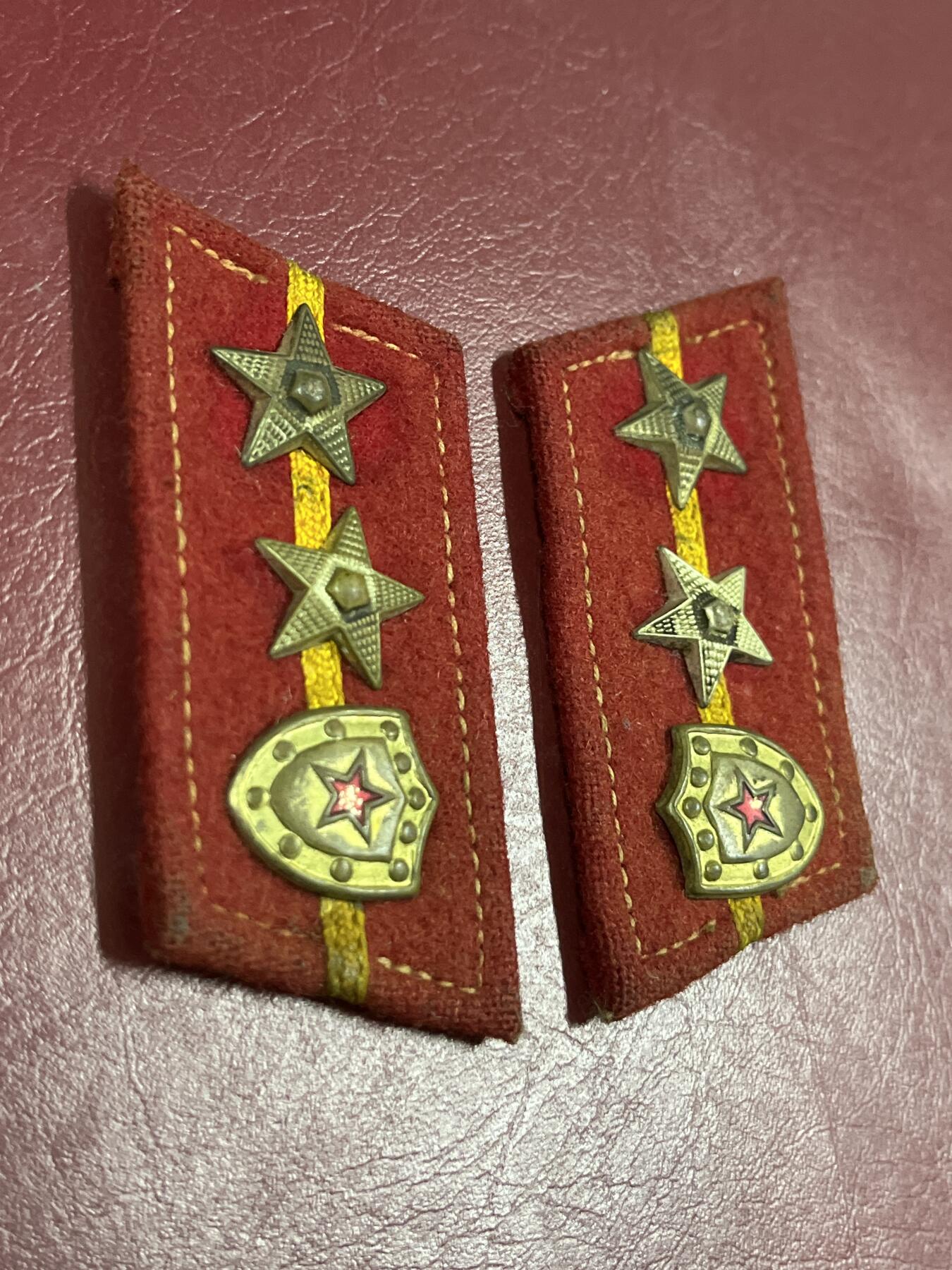 五十年代社会主义国家仿苏联徽章专场拍卖 五十年代苏联公安部队中士徽章