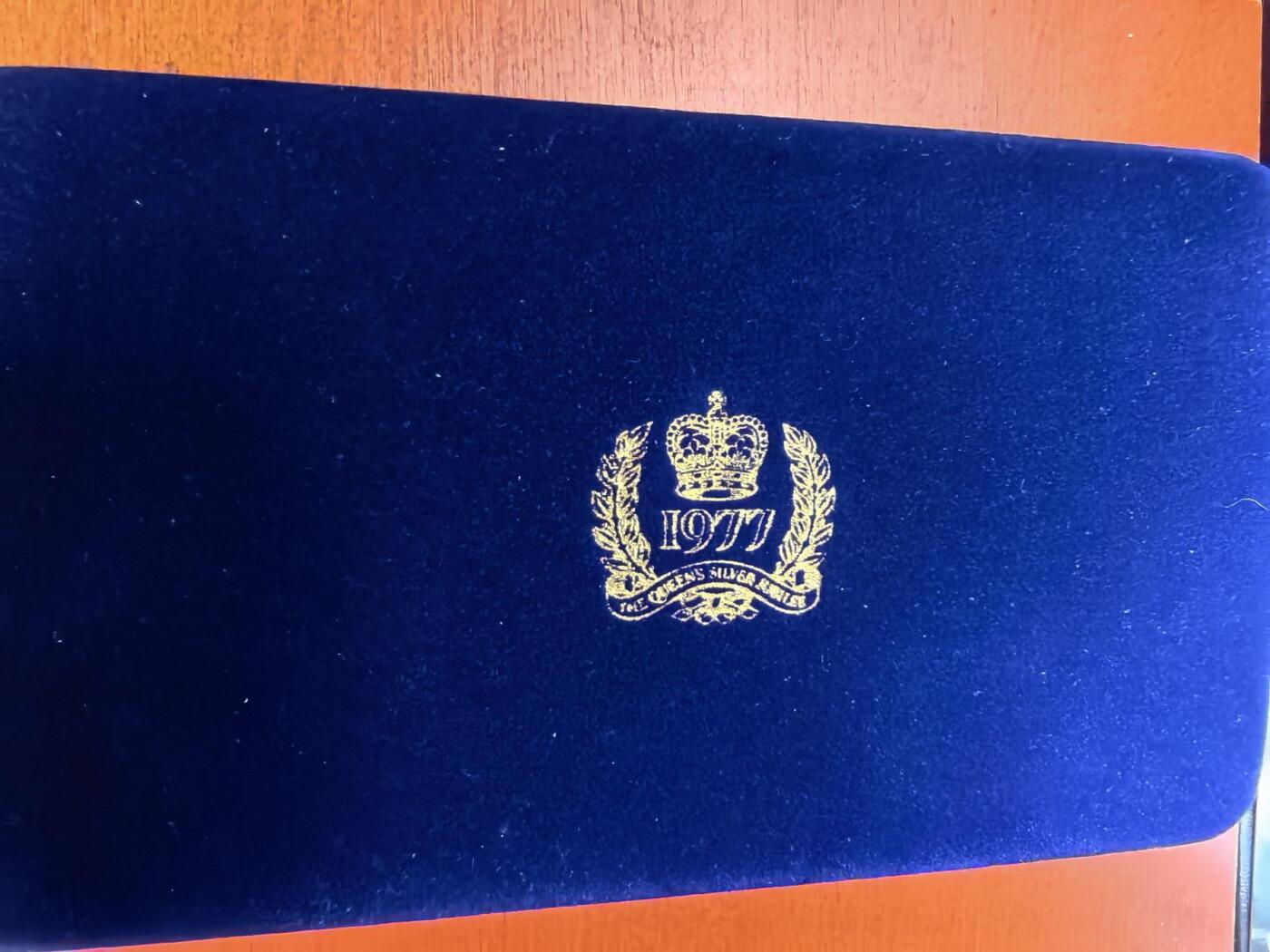 长老汇蛇年精选第九十一场拍卖 1977马恩精制银币6枚套，有盒无证，1万套，带造币厂原章1枚