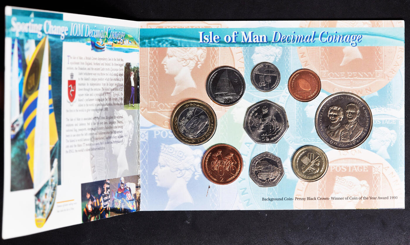 【俄甄集藏】2026年(046)01-07 星期三 晚 19:30 全场包邮 英属马恩岛1997年1便士-5镑册装硬币9枚全套，全新品相，名誉品种