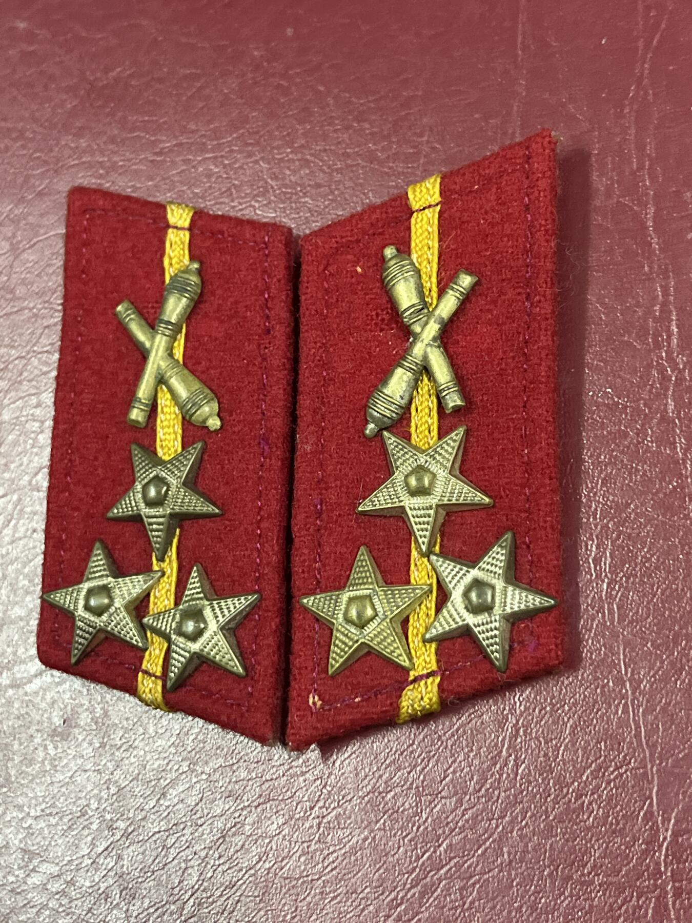 五十年代社会主义国家仿苏联徽章专场拍卖 五十年代苏联红军炮兵上士徽章