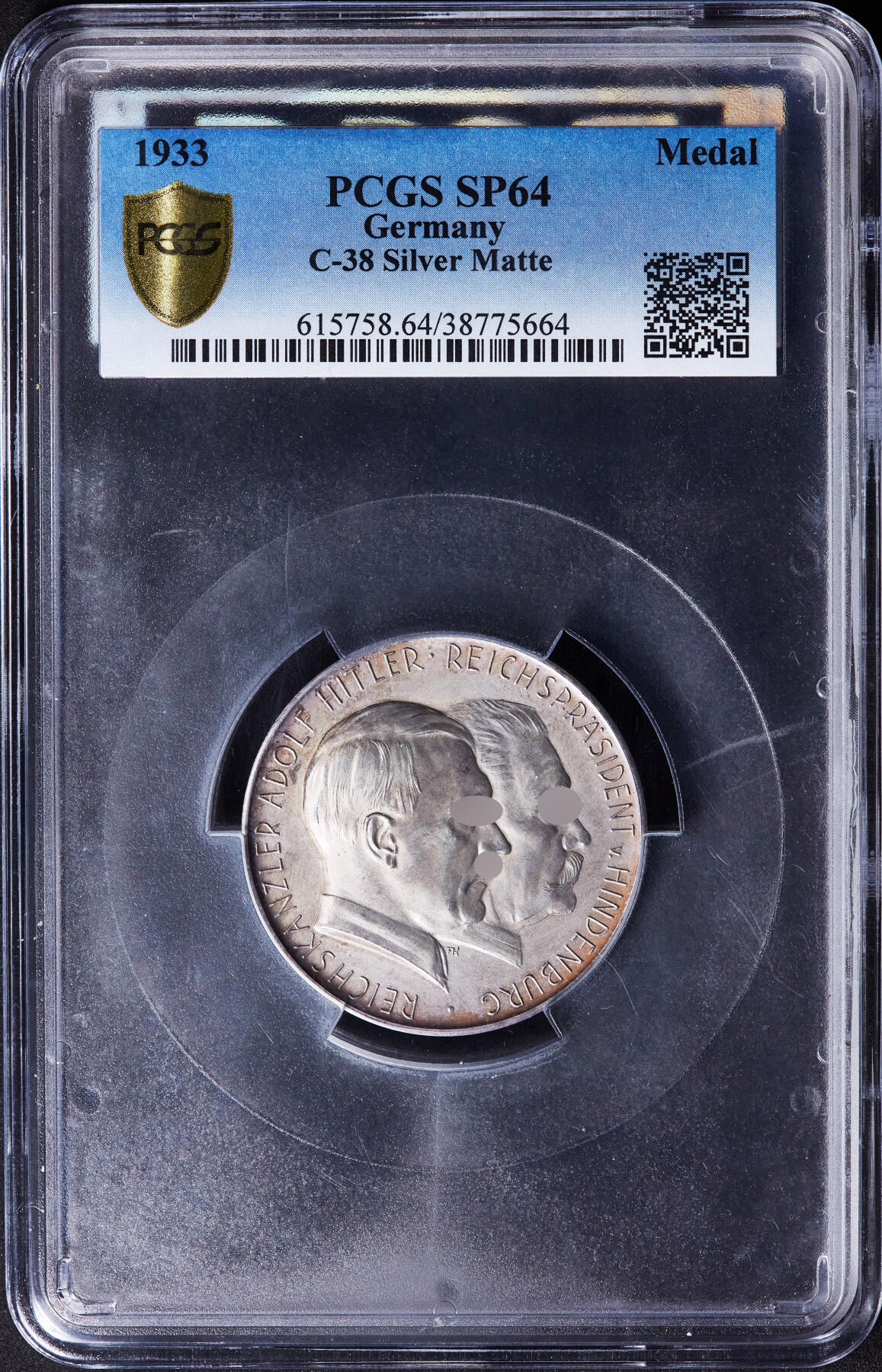 【俄甄集藏】2026年(046)01-07 星期三 晚 19:30 全场包邮 德国第三帝国1933年纪念兴登堡与总理执政大银章，PCGS SP64，大盒封装，稀有品种，原味包浆，冠军，原图联系客服或关官网查看